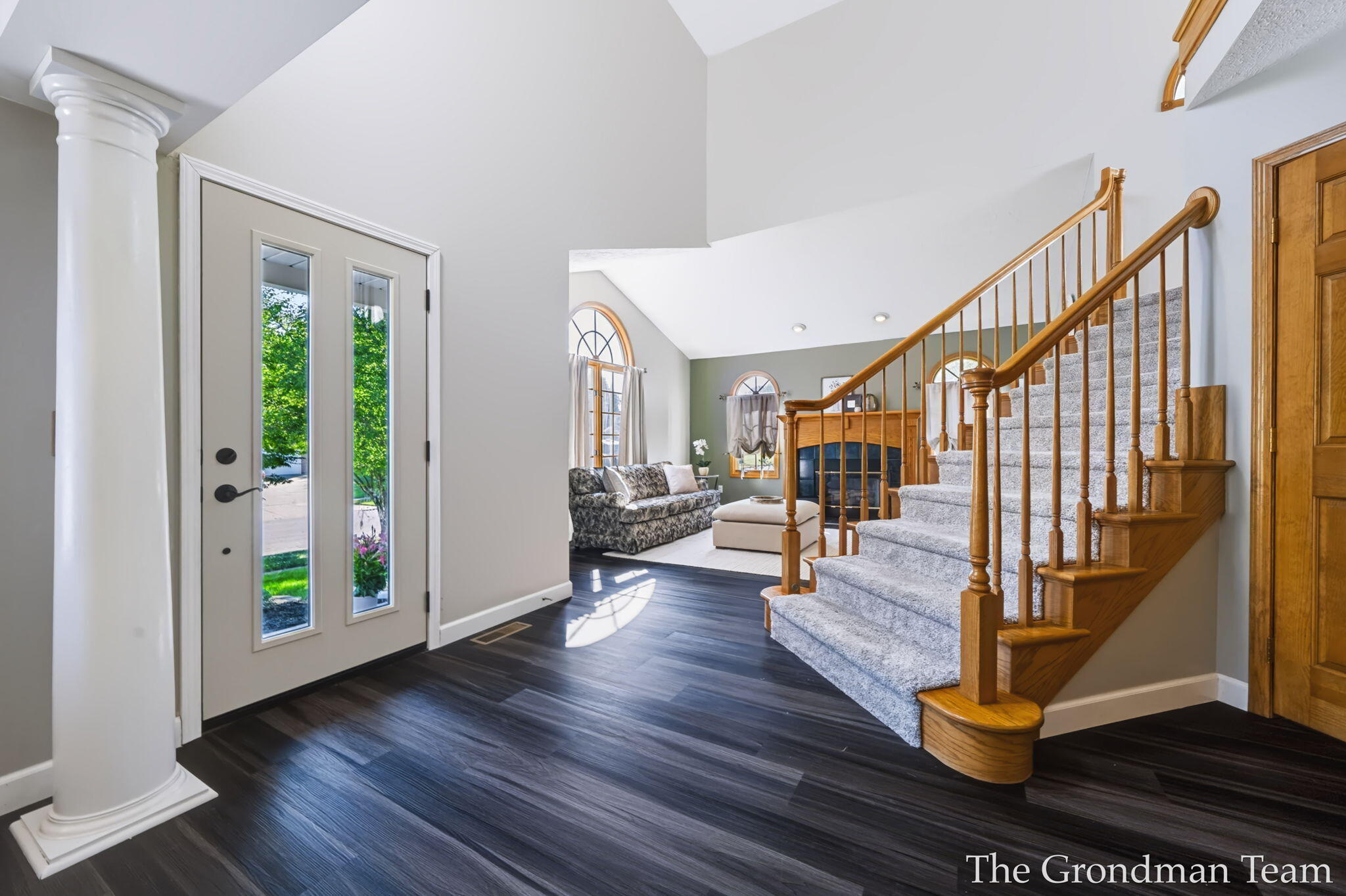 40 Rockview Drive NE Rockford MI 49341