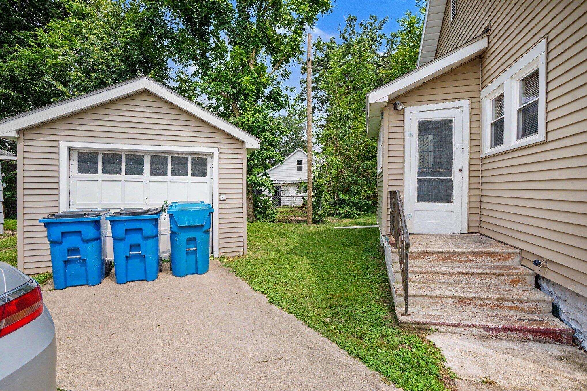 415-415.5 Clay Street Niles MI 49120