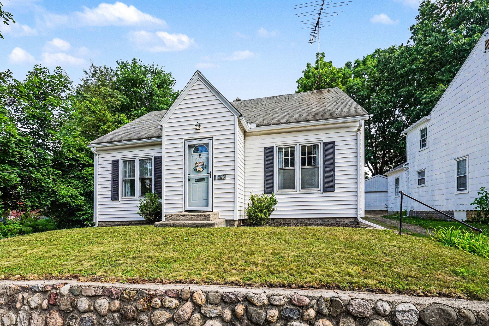 166 Ridgewood Street Kalamazoo MI 49001
