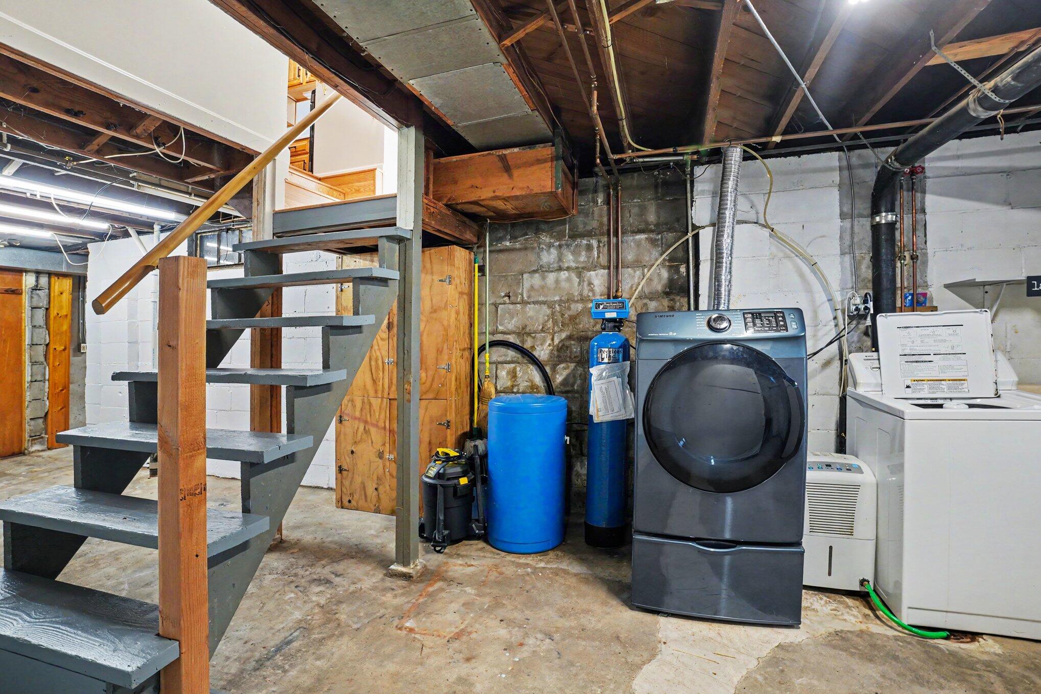 166 Ridgewood Street Kalamazoo MI 49001