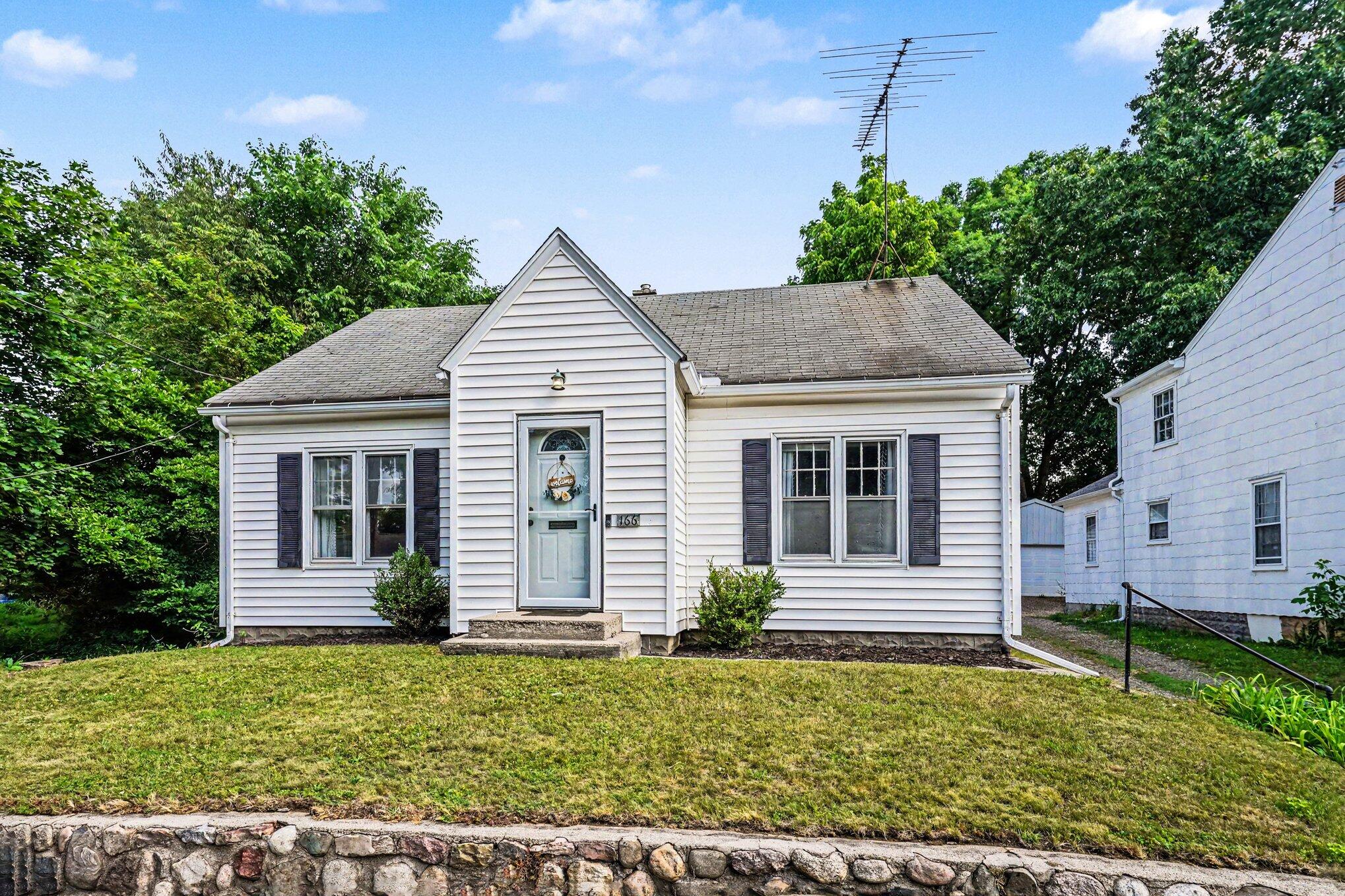 166 Ridgewood Street Kalamazoo MI 49001