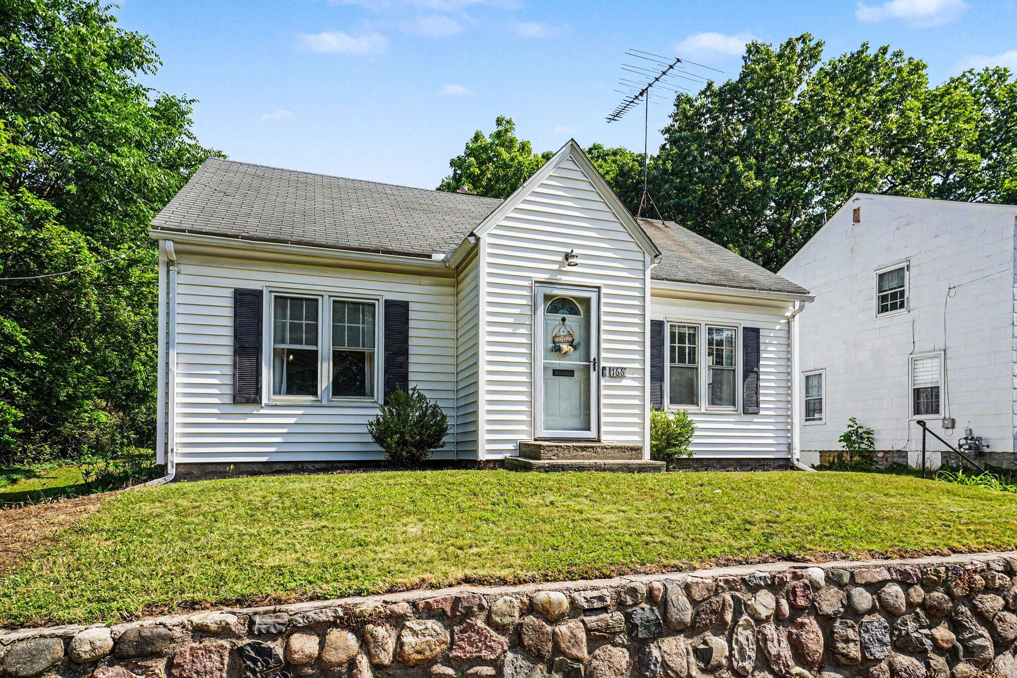 166 Ridgewood Street Kalamazoo MI 49001