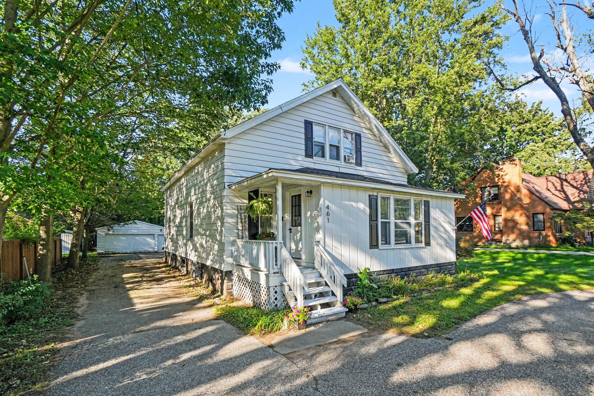 461 W Lakewood Boulevard Holland MI 49424