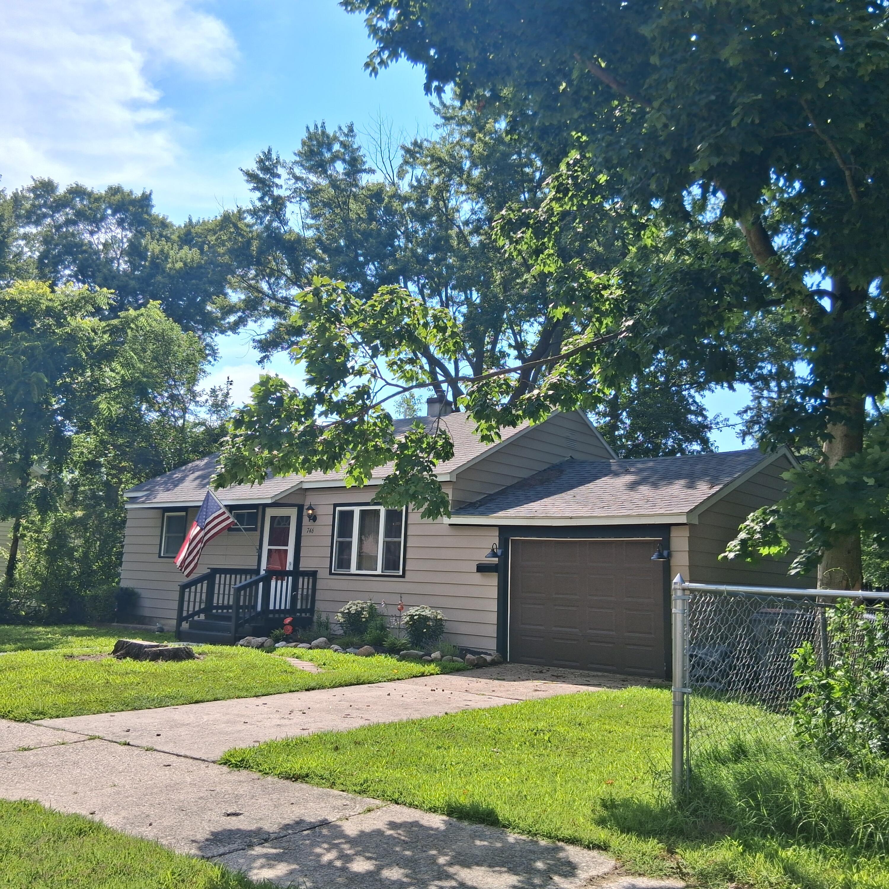 746 Hiways Avenue South Haven MI 49090