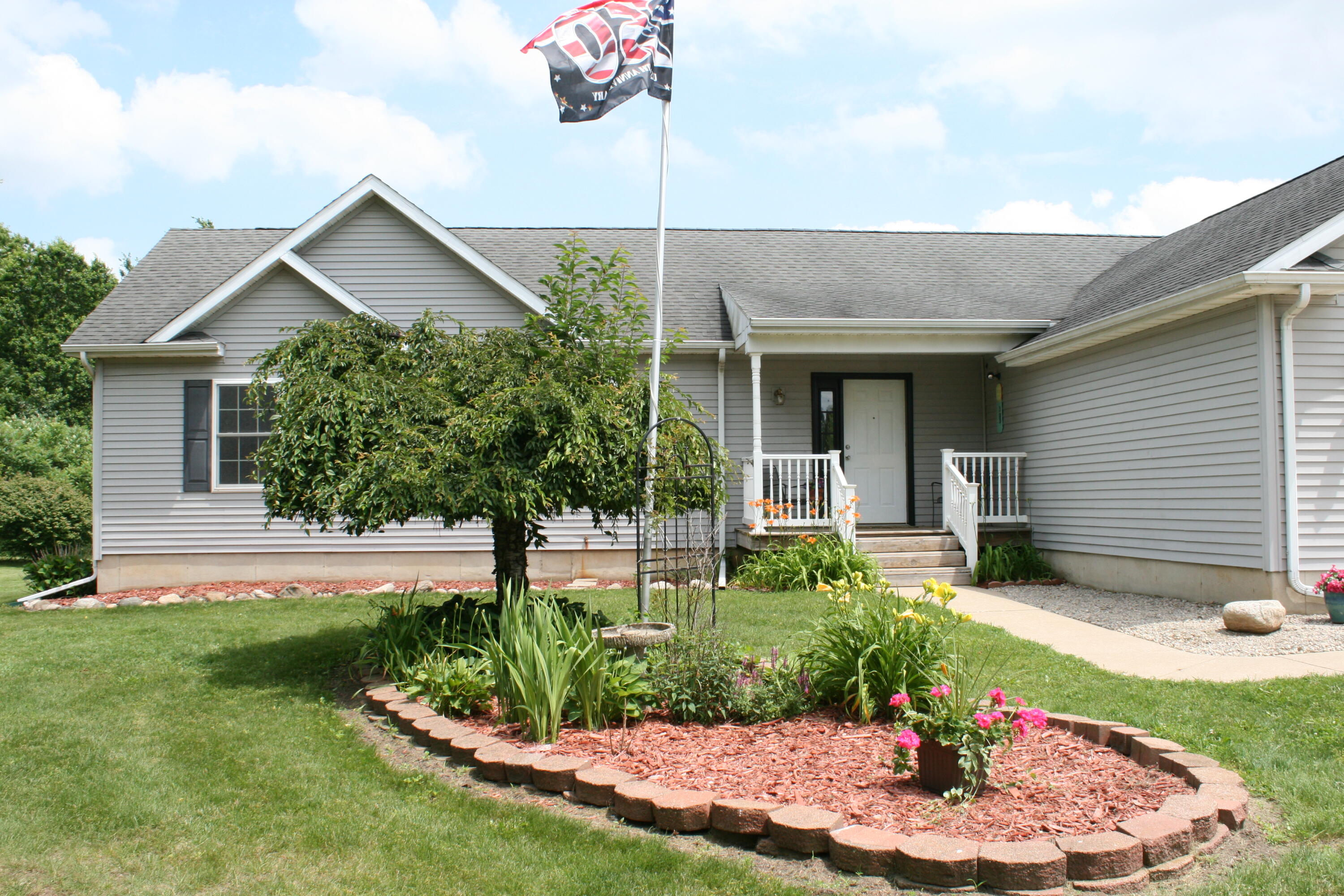 14021 Pardee Road Buchanan MI 49107