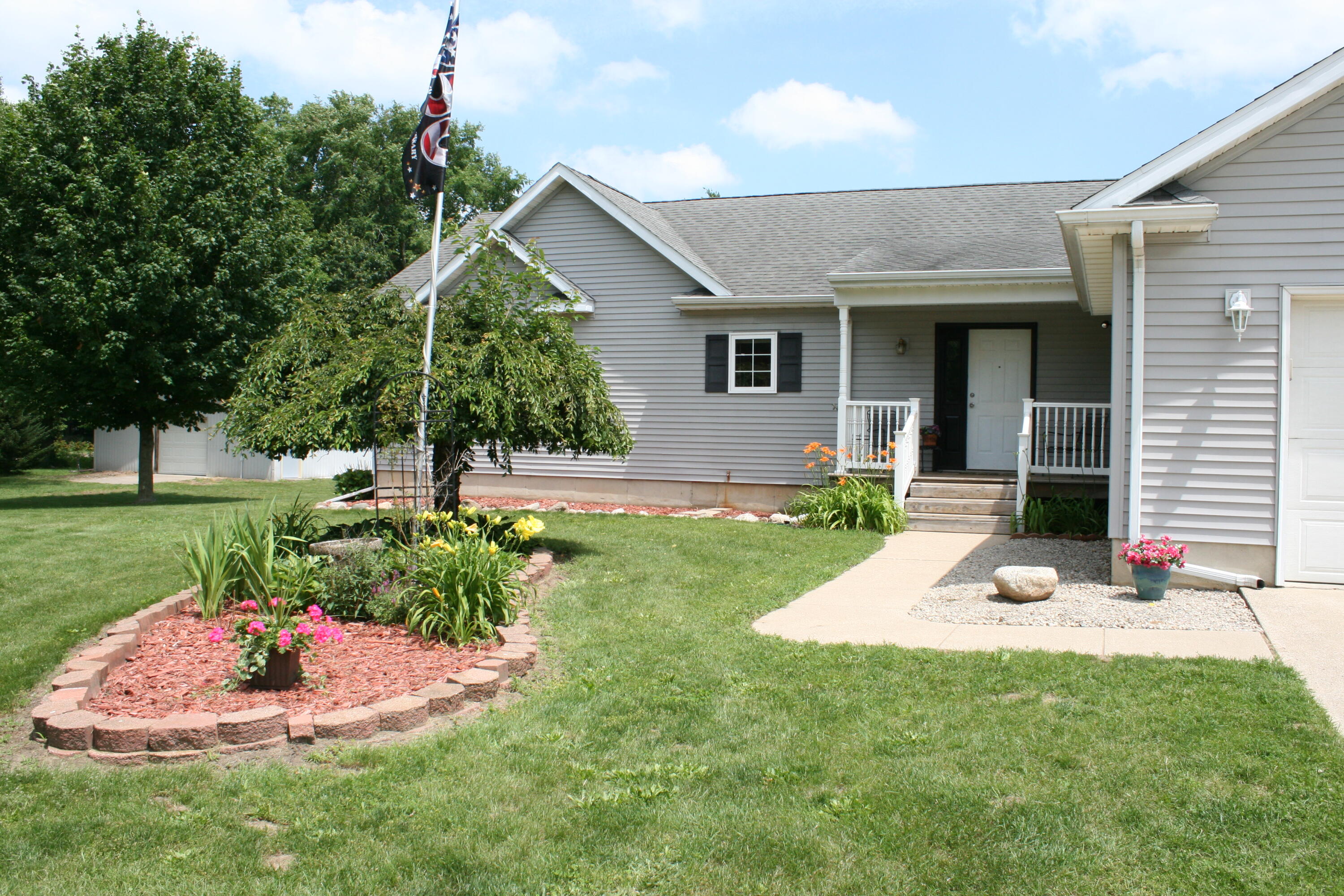 14021 Pardee Road Buchanan MI 49107