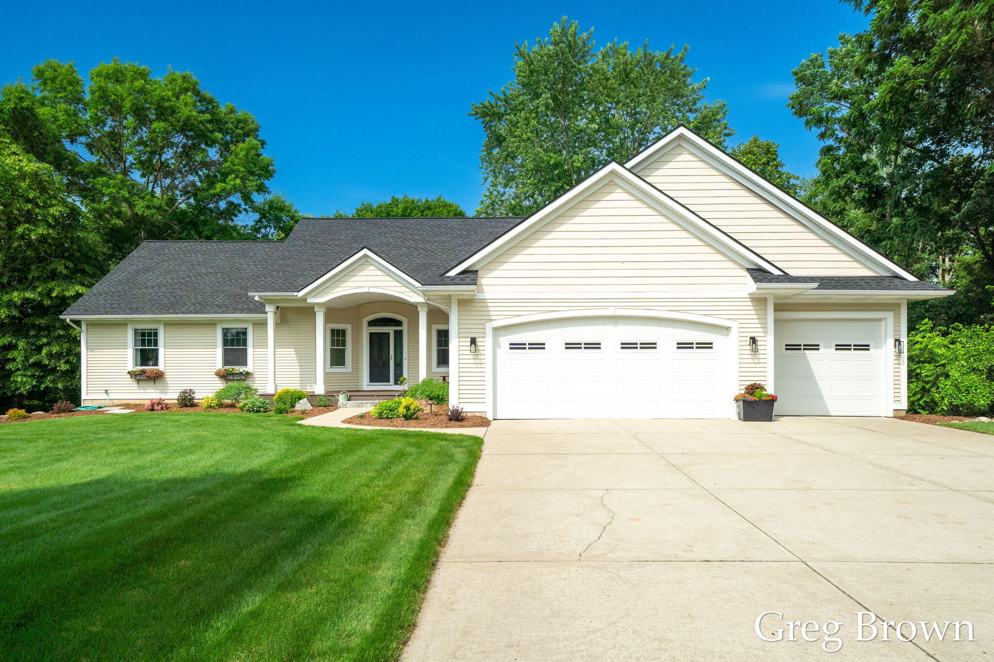 1995 Knollpoint Drive NE Ada MI 49301