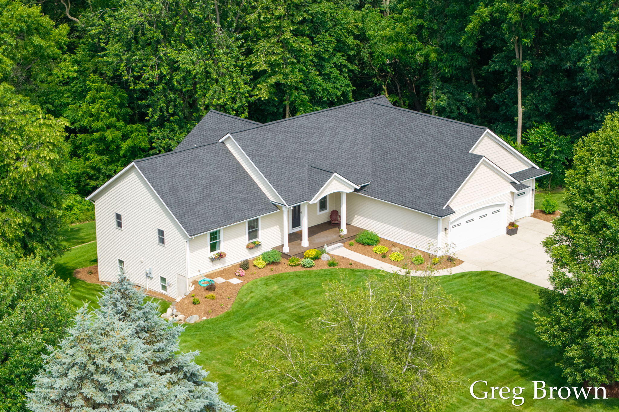 1995 Knollpoint Drive NE Ada MI 49301