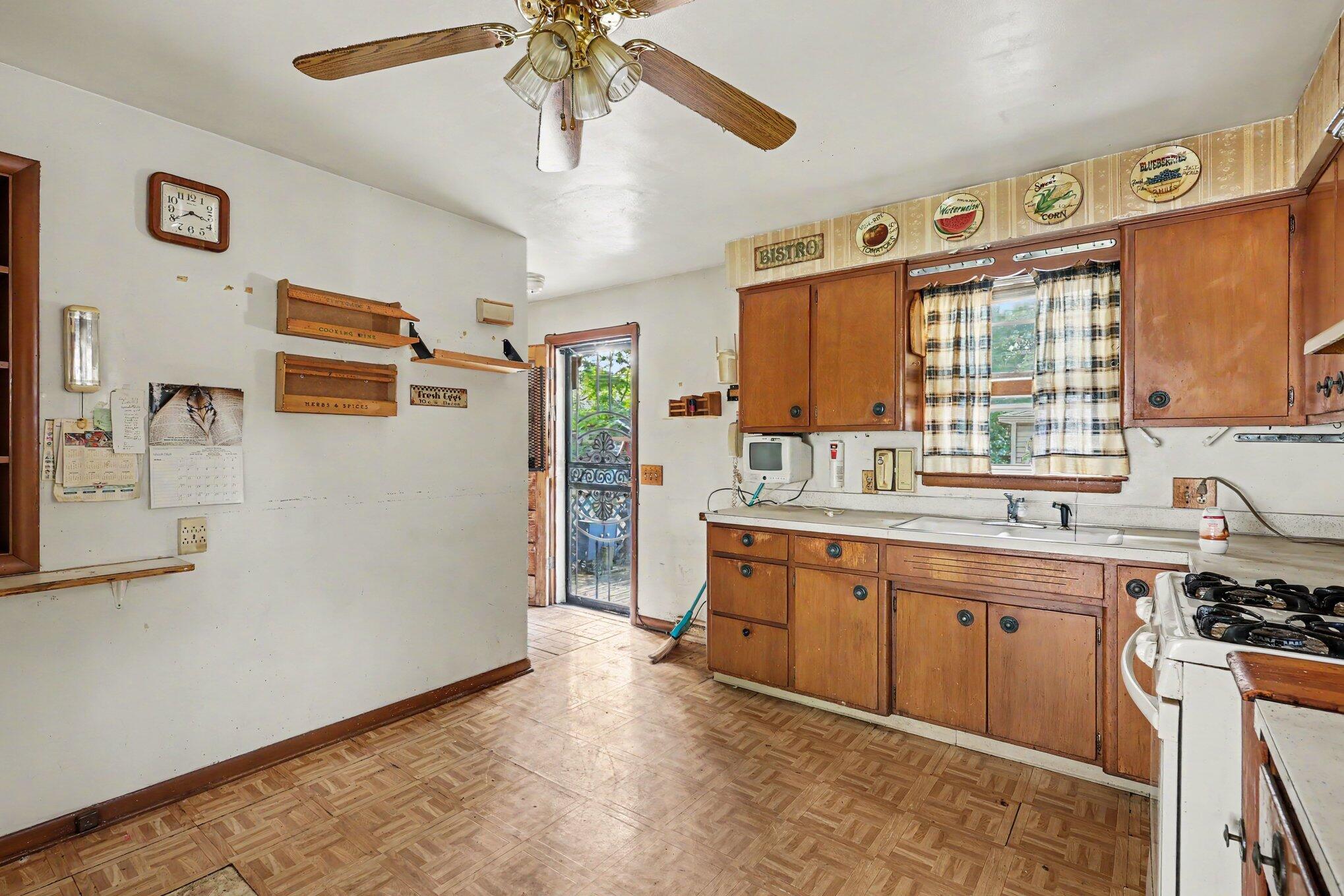 1325 Francis Avenue Muskegon MI 49442