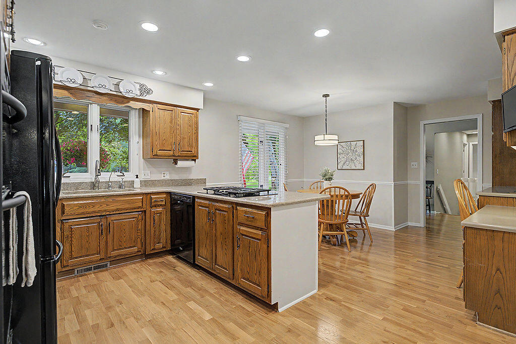 6680 Gleneagles Drive SE Grand Rapids MI 49546