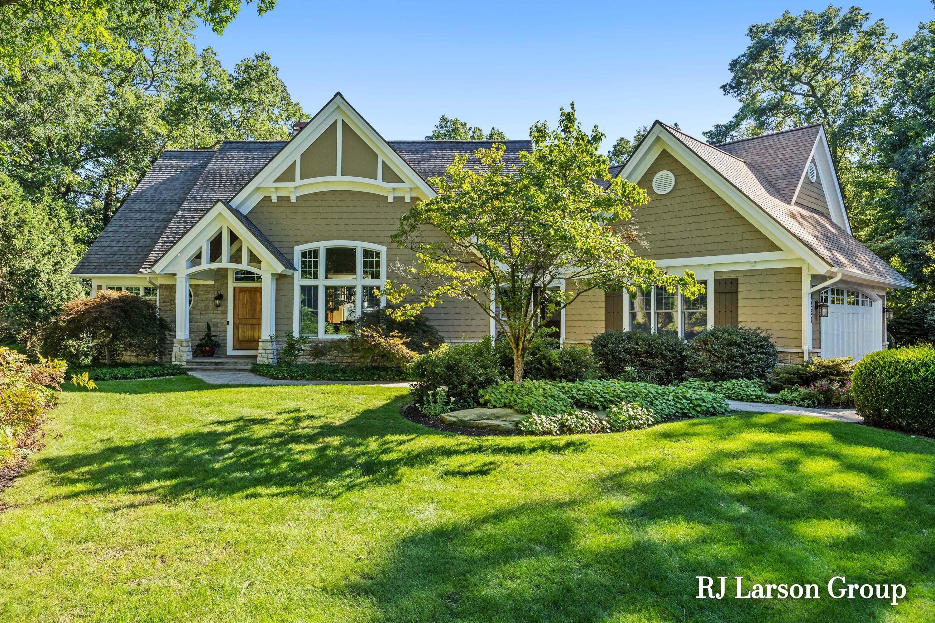 4350 S Oak Pointe Court NE Grand Rapids MI 49525
