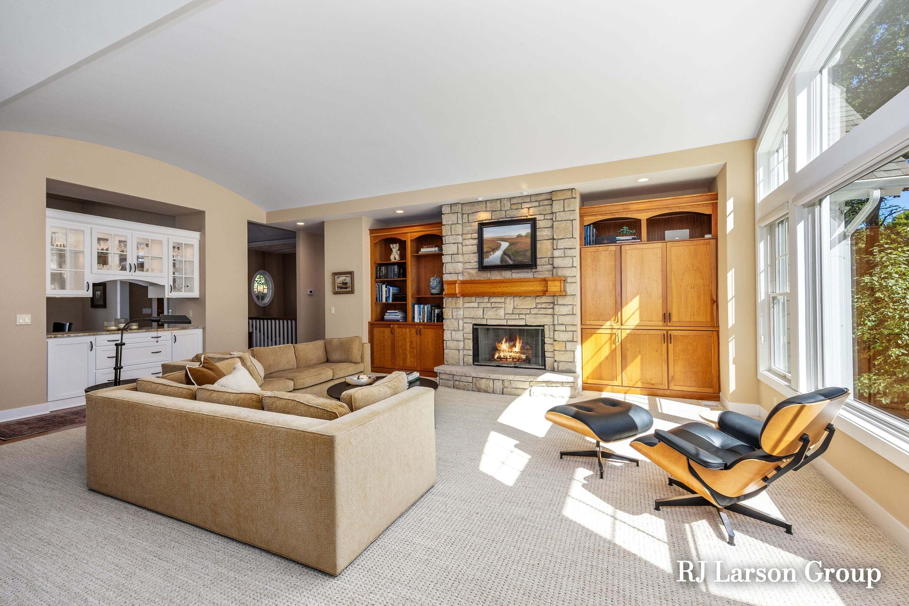 4350 S Oak Pointe Court NE Grand Rapids MI 49525