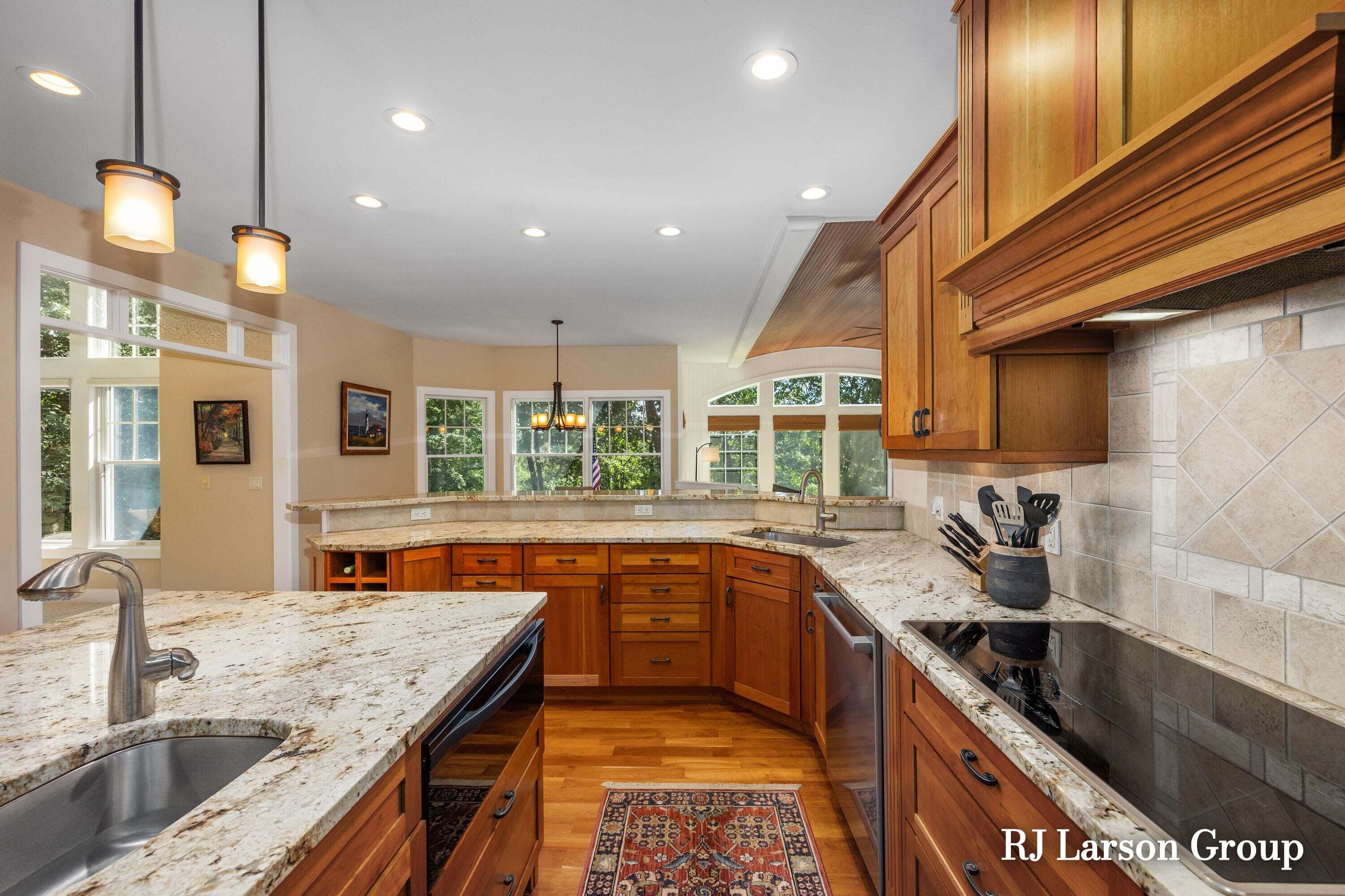 4350 S Oak Pointe Court NE Grand Rapids MI 49525