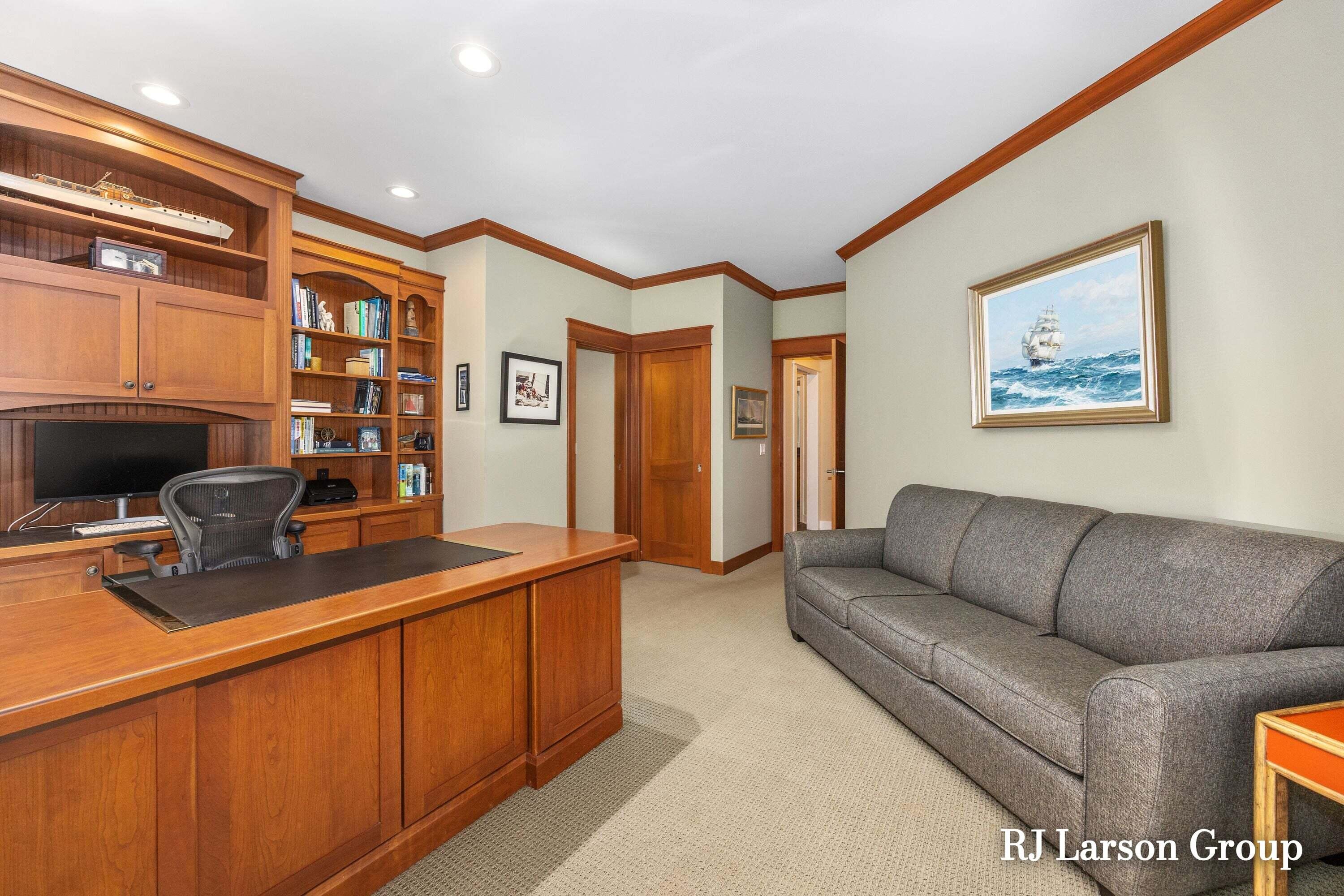 4350 S Oak Pointe Court NE Grand Rapids MI 49525