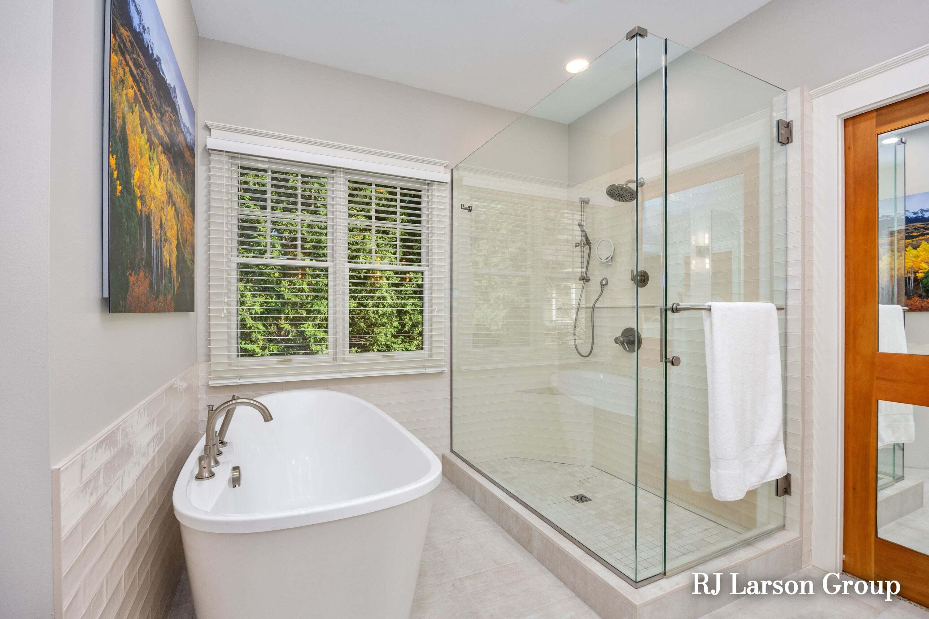 4350 S Oak Pointe Court NE Grand Rapids MI 49525