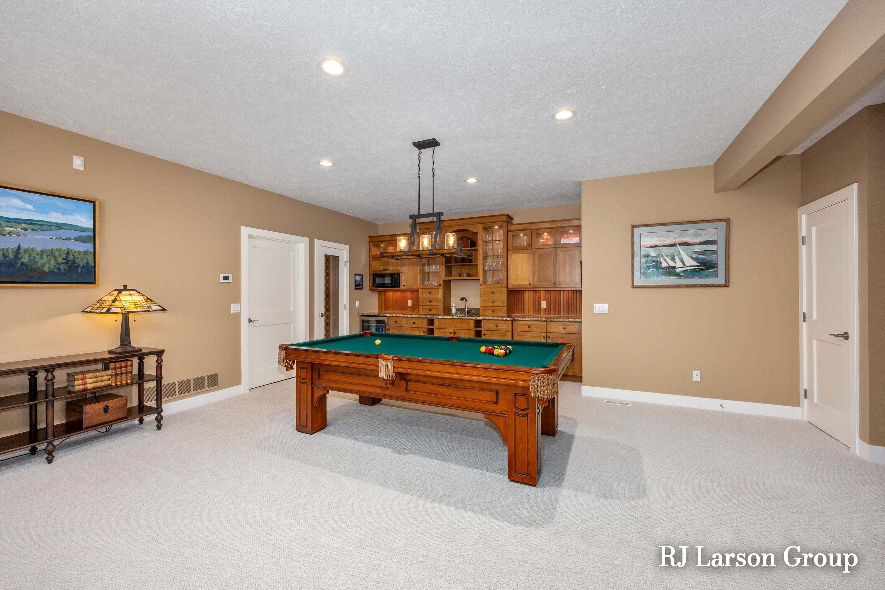 4350 S Oak Pointe Court NE Grand Rapids MI 49525