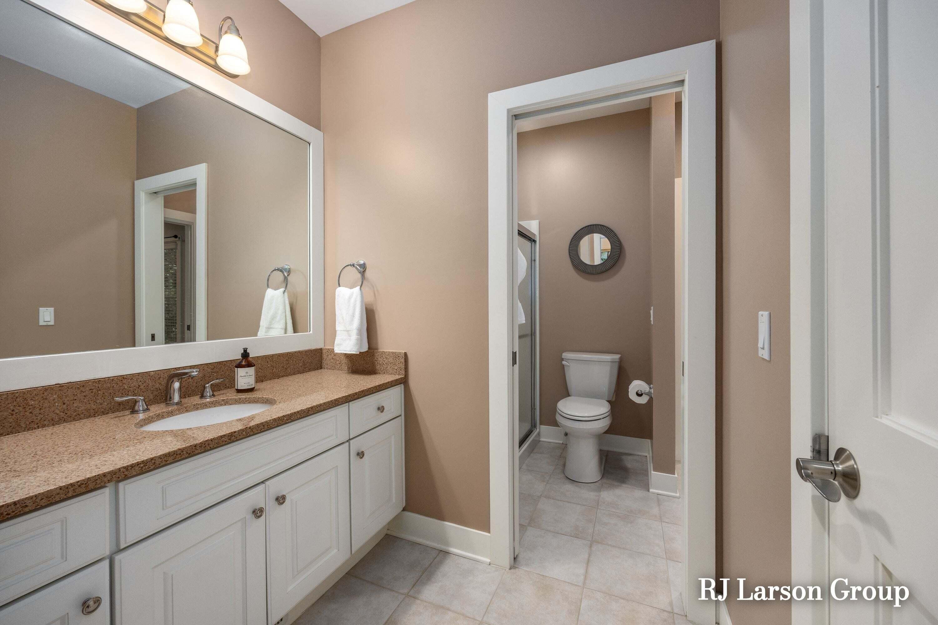 4350 S Oak Pointe Court NE Grand Rapids MI 49525