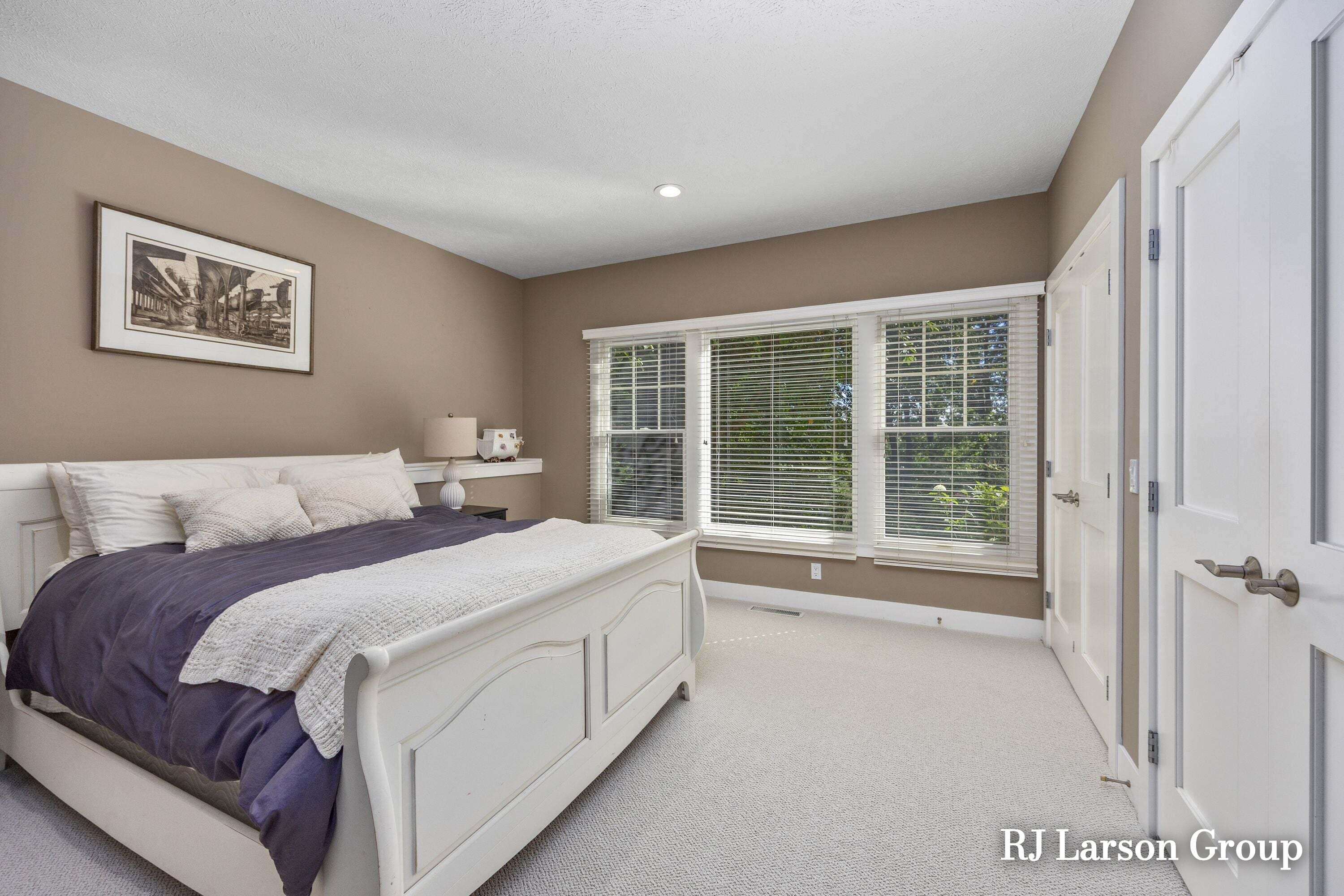 4350 S Oak Pointe Court NE Grand Rapids MI 49525