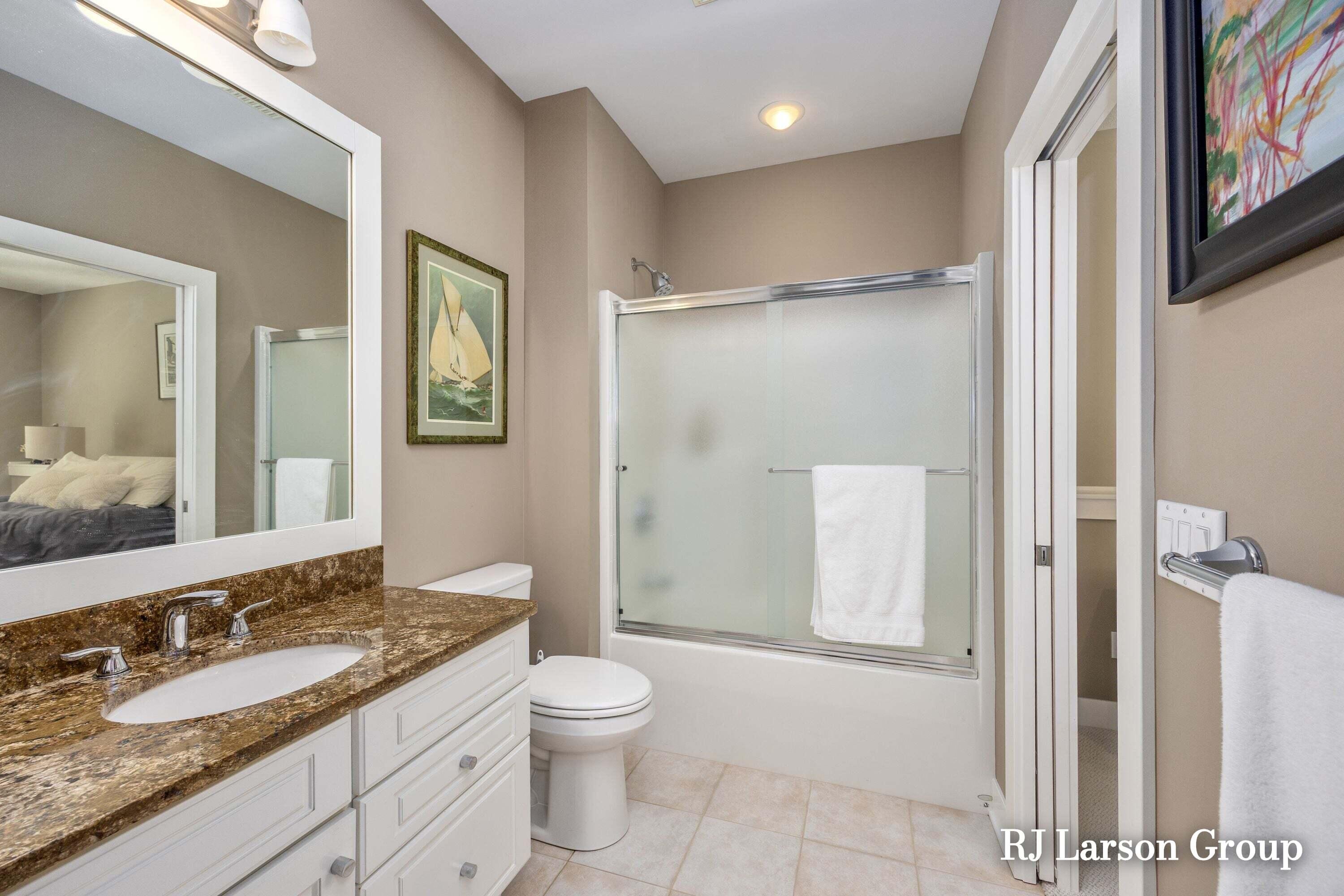 4350 S Oak Pointe Court NE Grand Rapids MI 49525