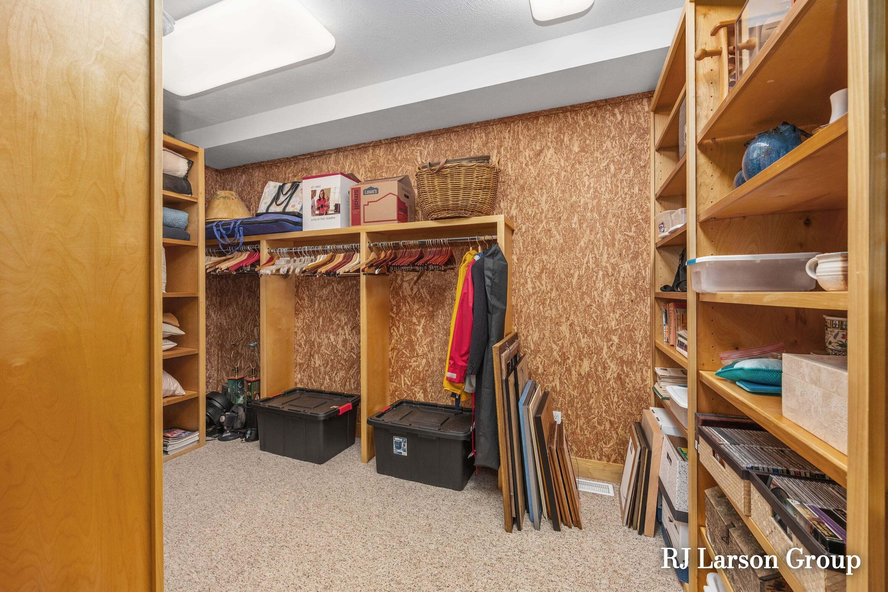 4350 S Oak Pointe Court NE Grand Rapids MI 49525