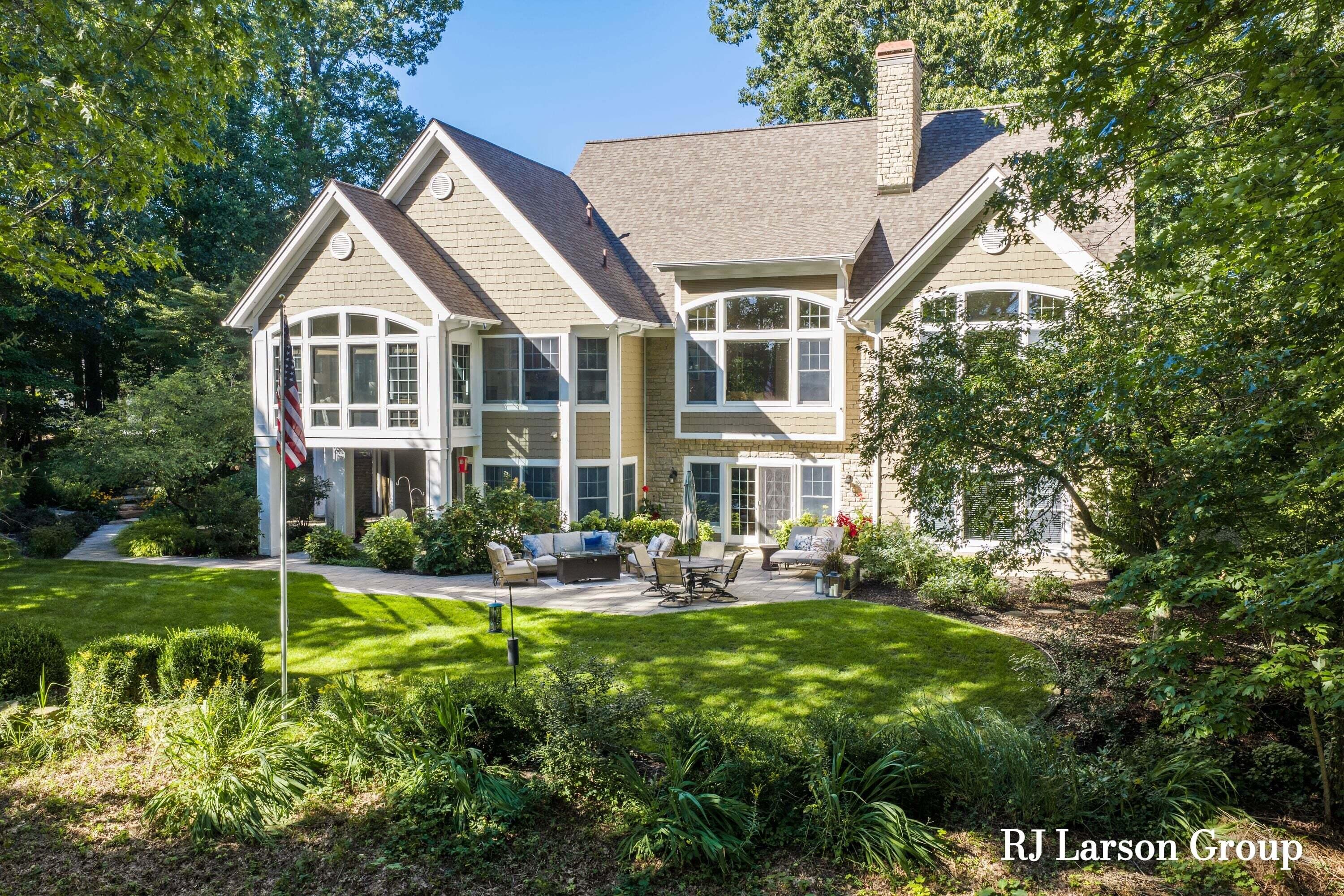 4350 S Oak Pointe Court NE Grand Rapids MI 49525
