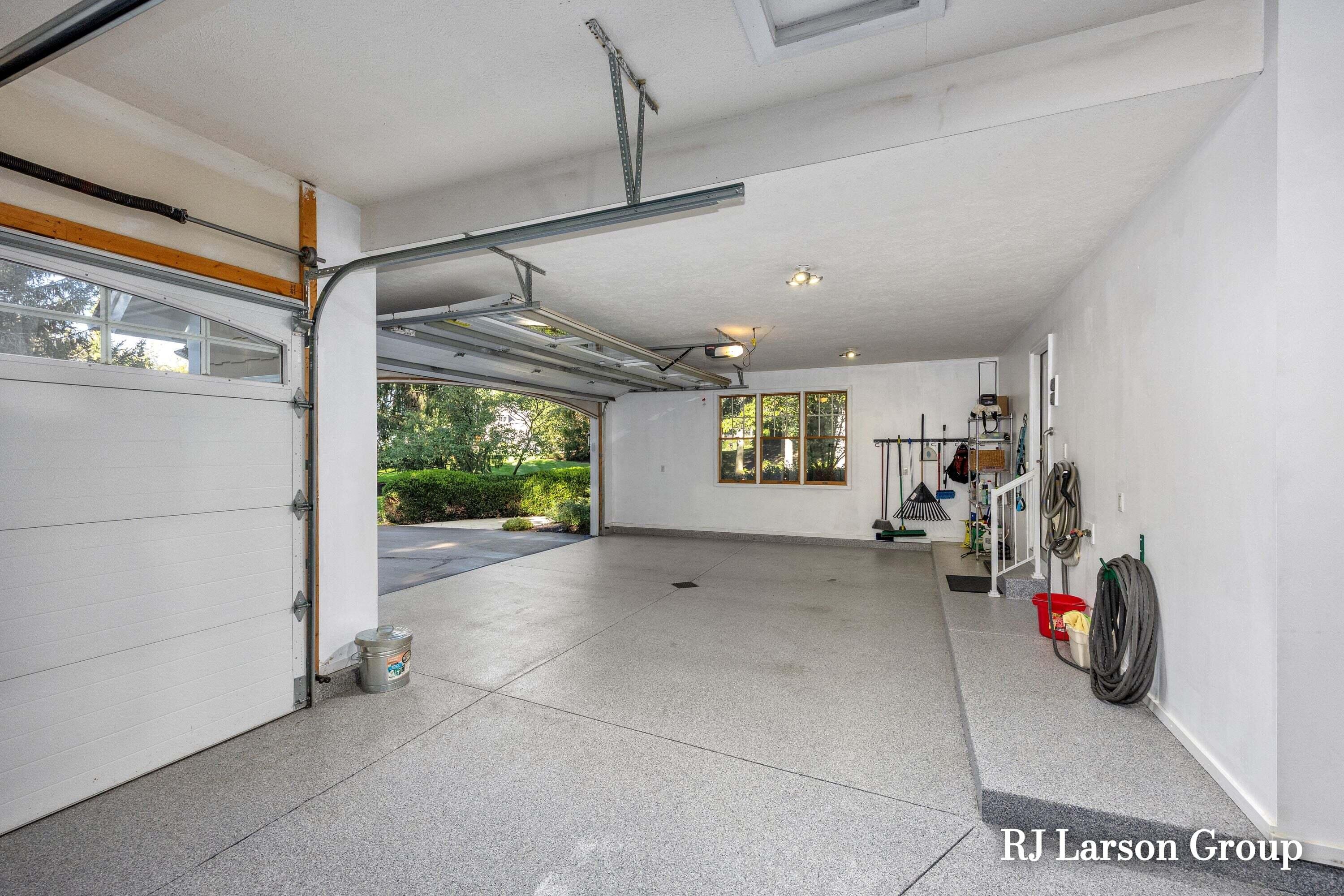 4350 S Oak Pointe Court NE Grand Rapids MI 49525