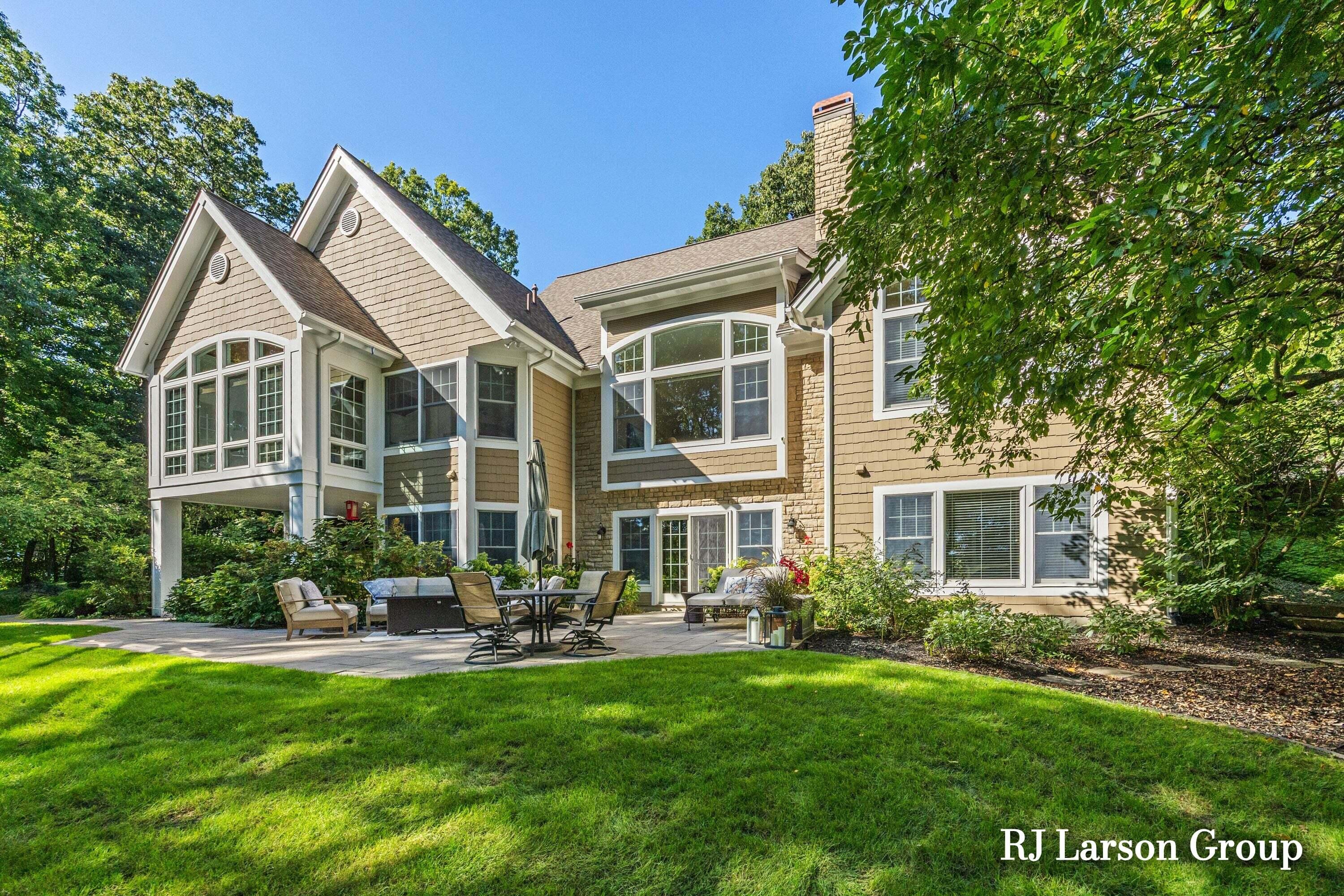 4350 S Oak Pointe Court NE Grand Rapids MI 49525