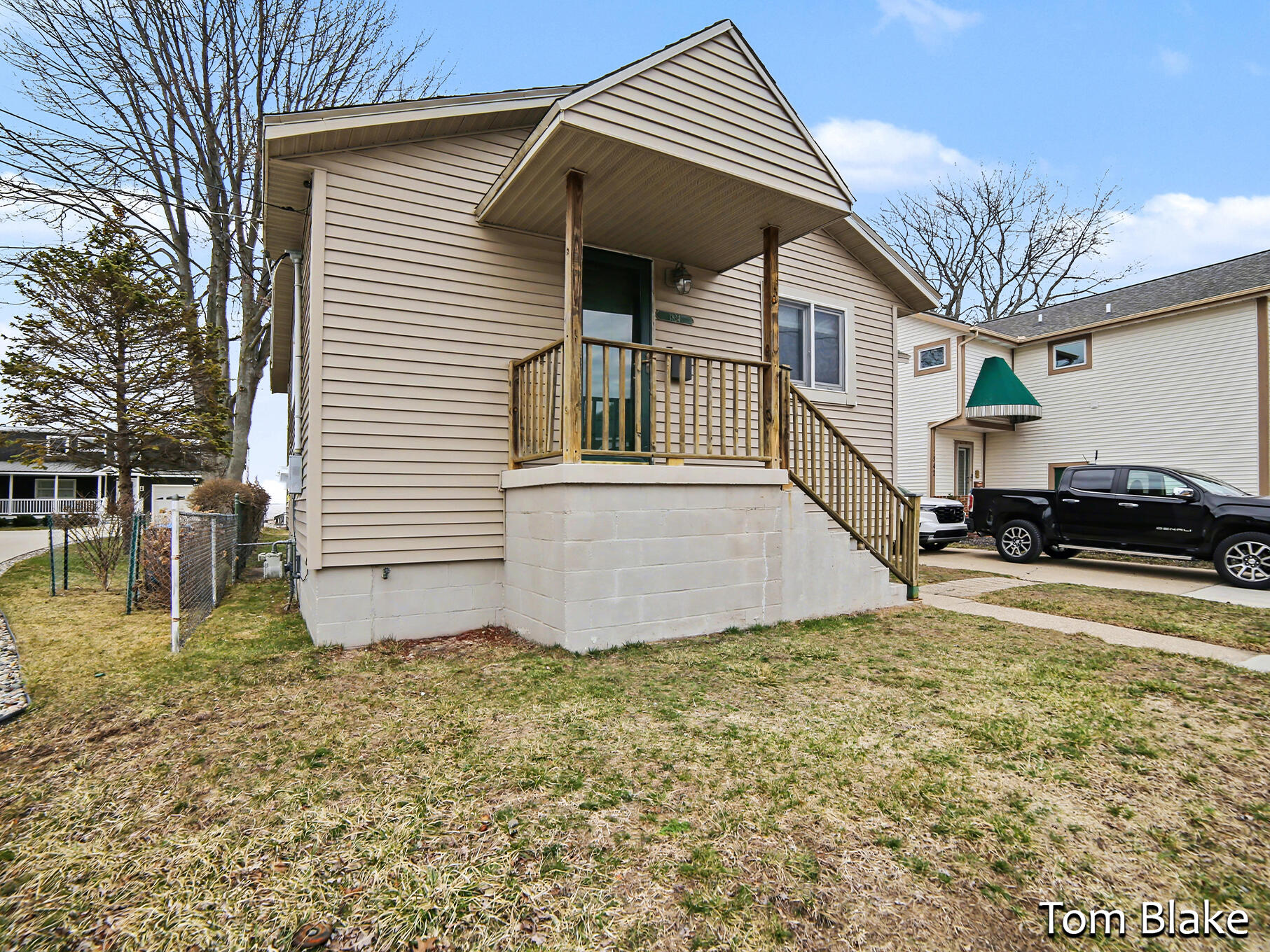 1834 Edgewater Street Muskegon MI 49441