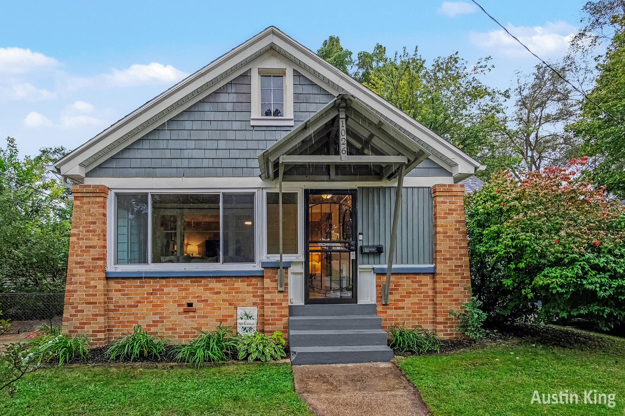 1026 Hollywood Street NE Grand Rapids MI 49505