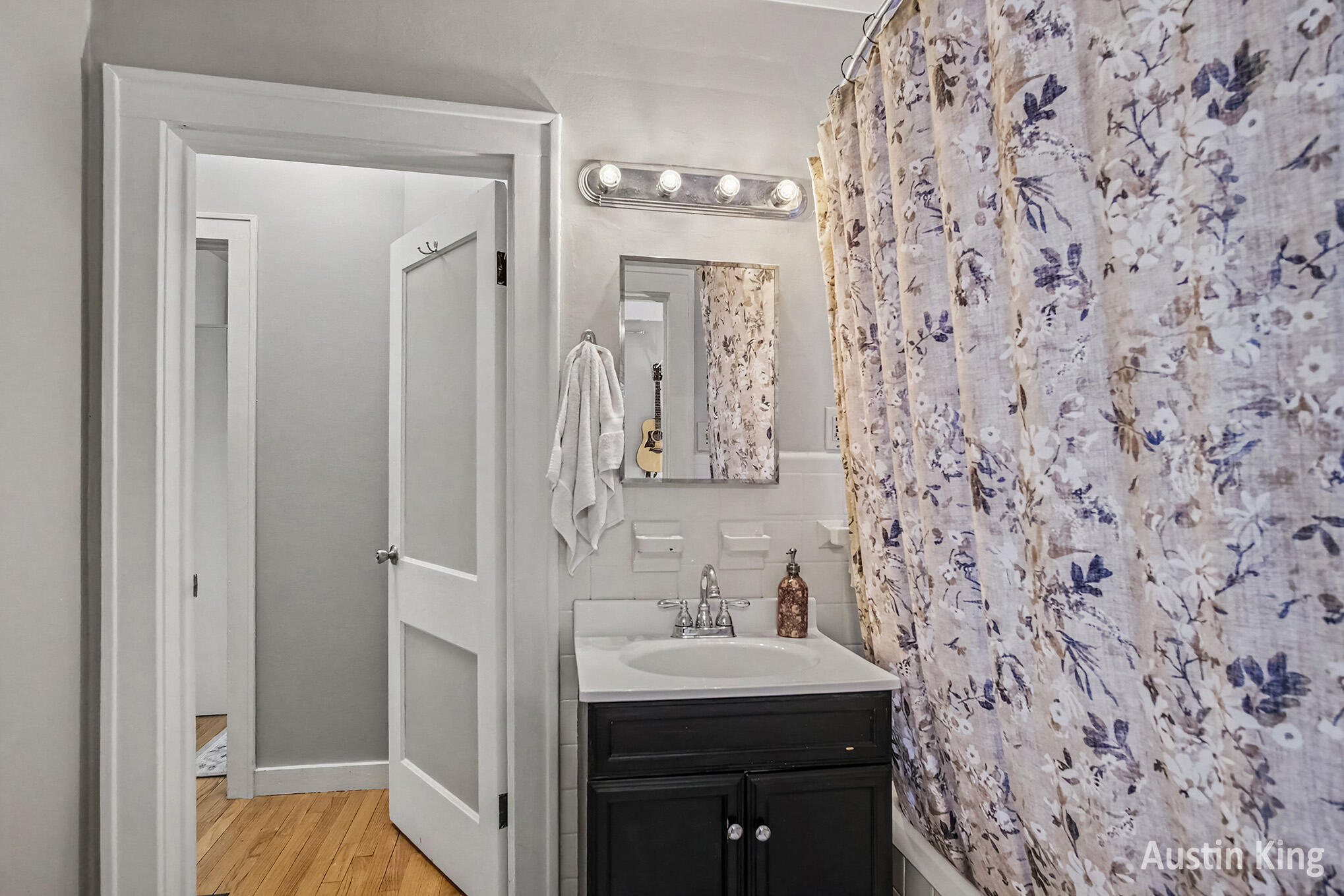 1026 Hollywood Street NE Grand Rapids MI 49505
