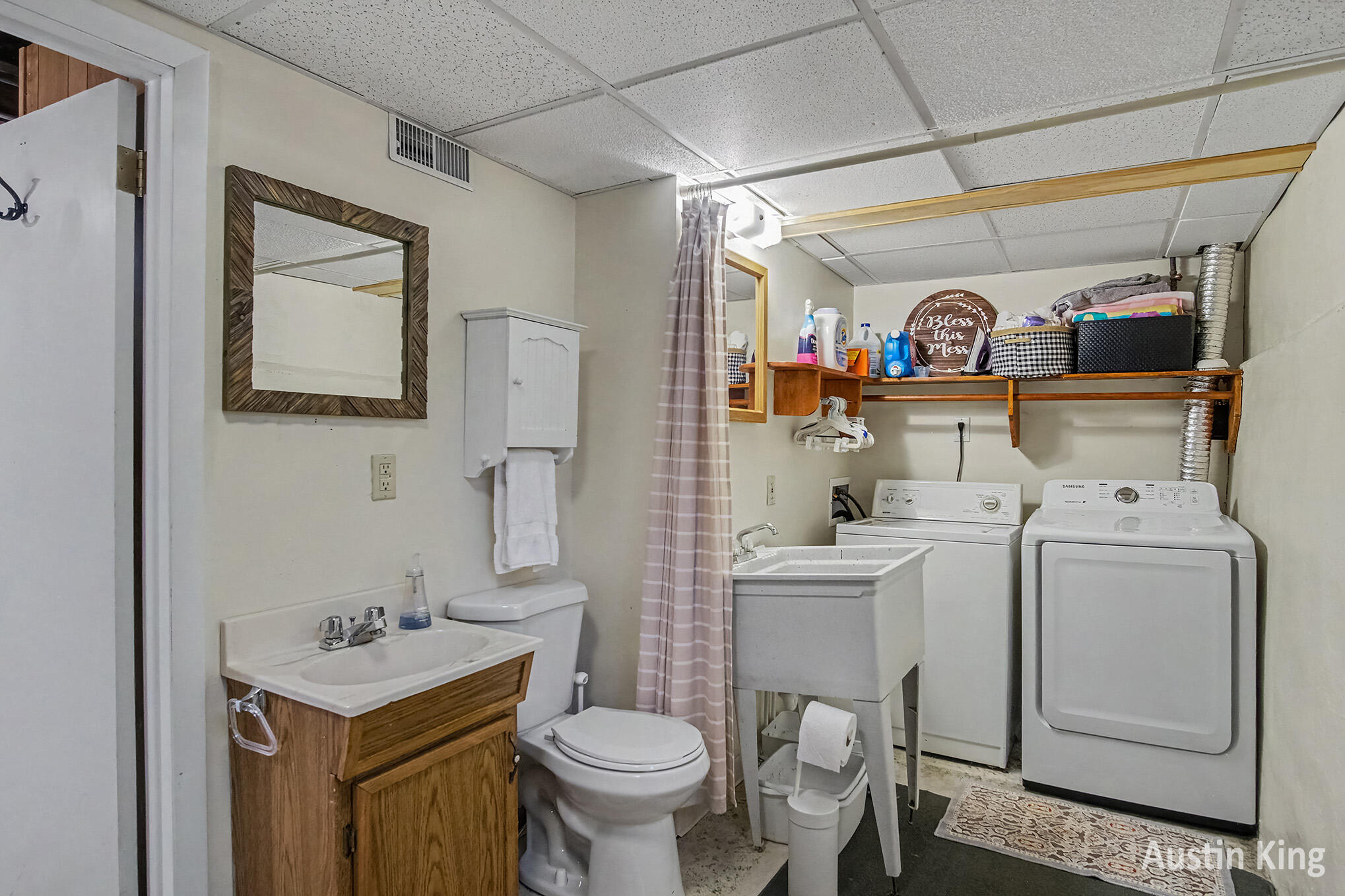 1026 Hollywood Street NE Grand Rapids MI 49505