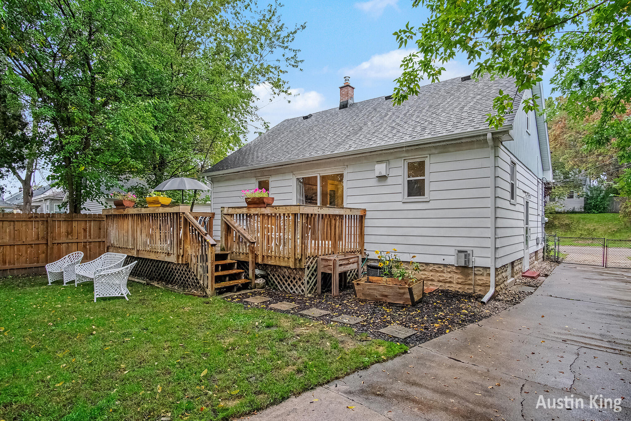 1026 Hollywood Street NE Grand Rapids MI 49505
