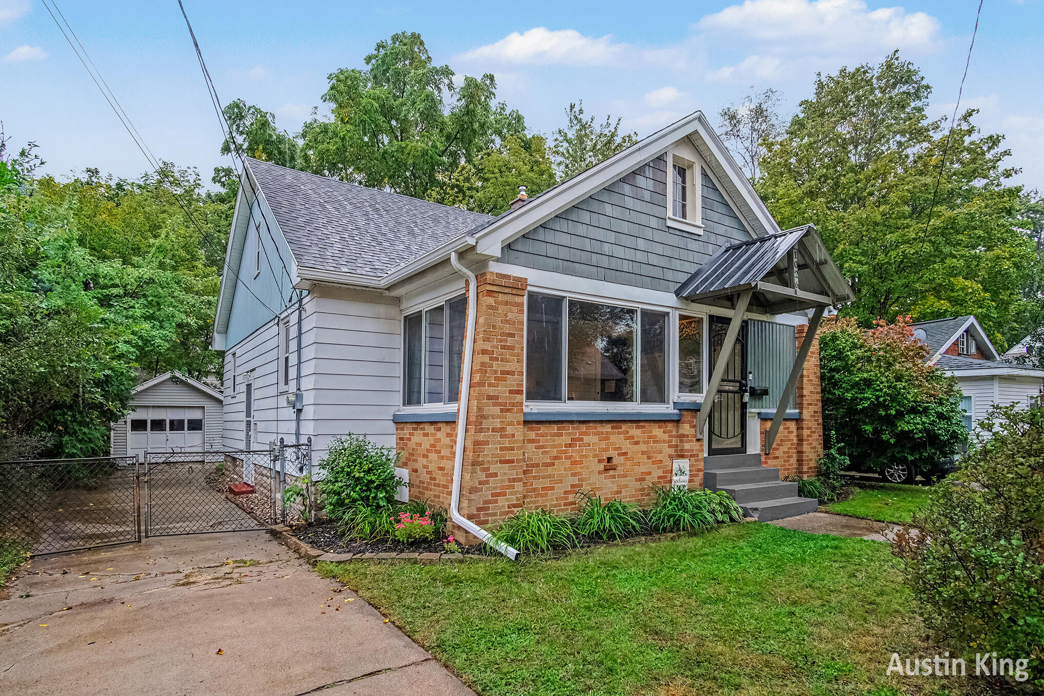 1026 Hollywood Street NE Grand Rapids MI 49505