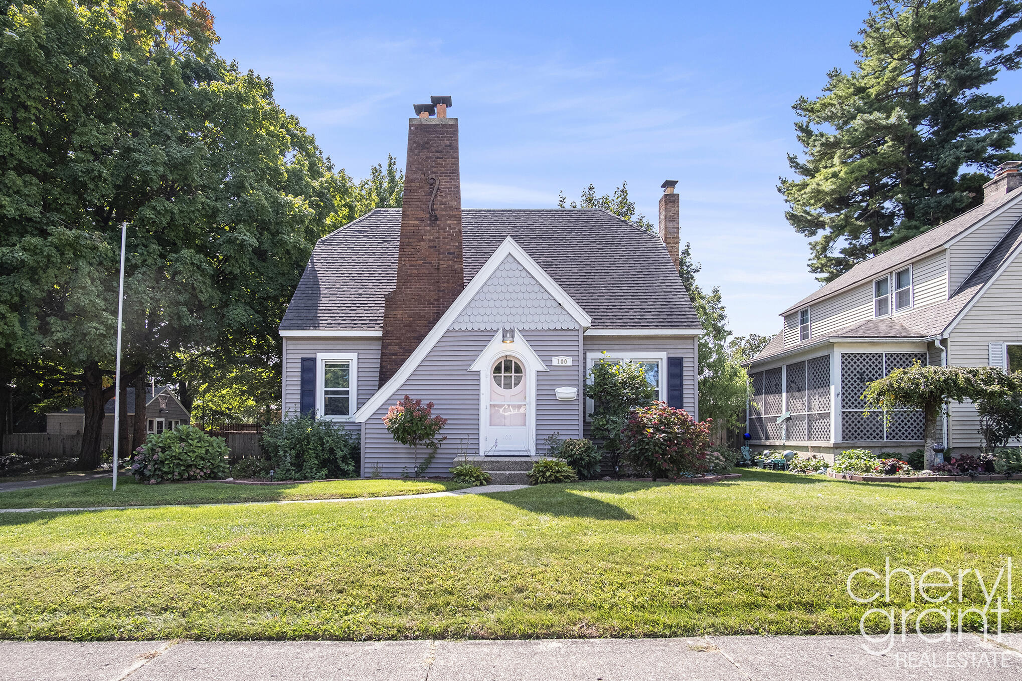 100 Colrain Street SW Grand Rapids MI 49548