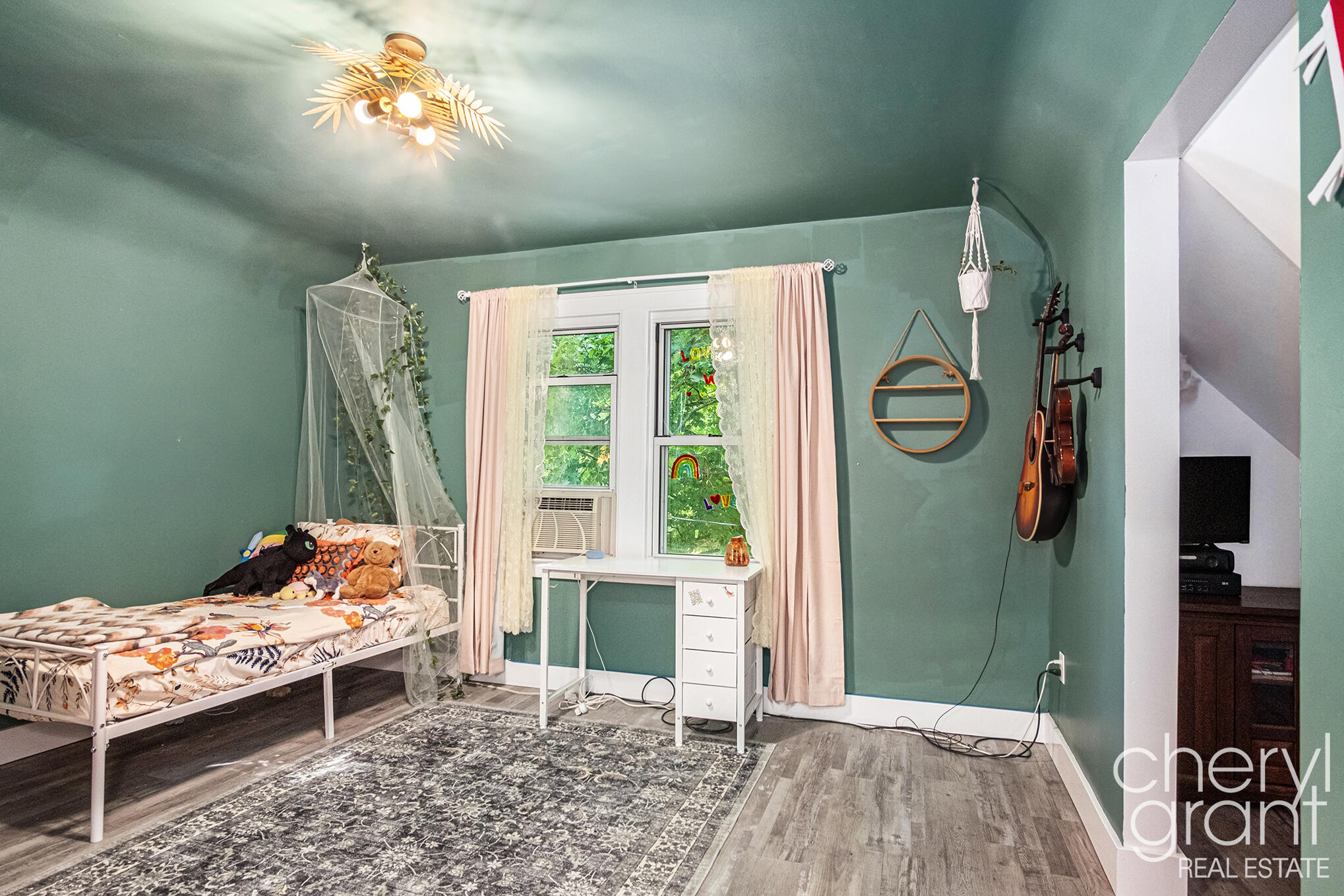 100 Colrain Street SW Grand Rapids MI 49548