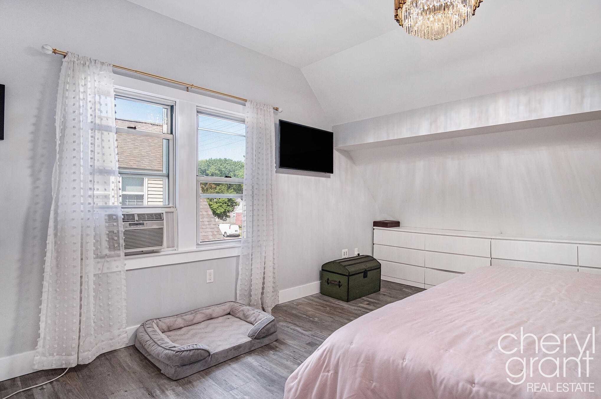 100 Colrain Street SW Grand Rapids MI 49548