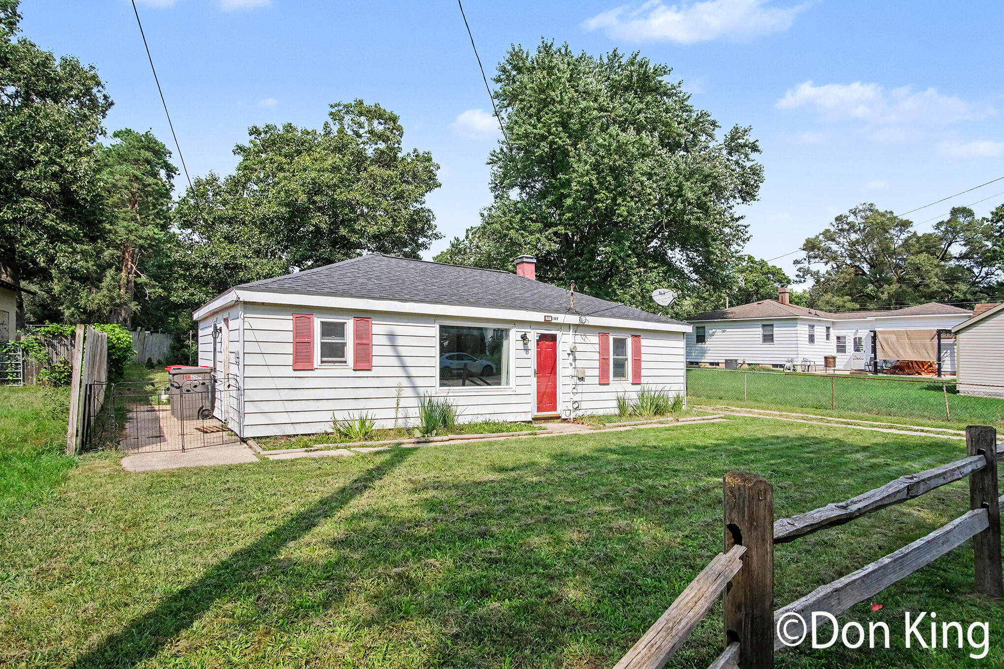 3717 Ivy Drive NE Grand Rapids MI 49525