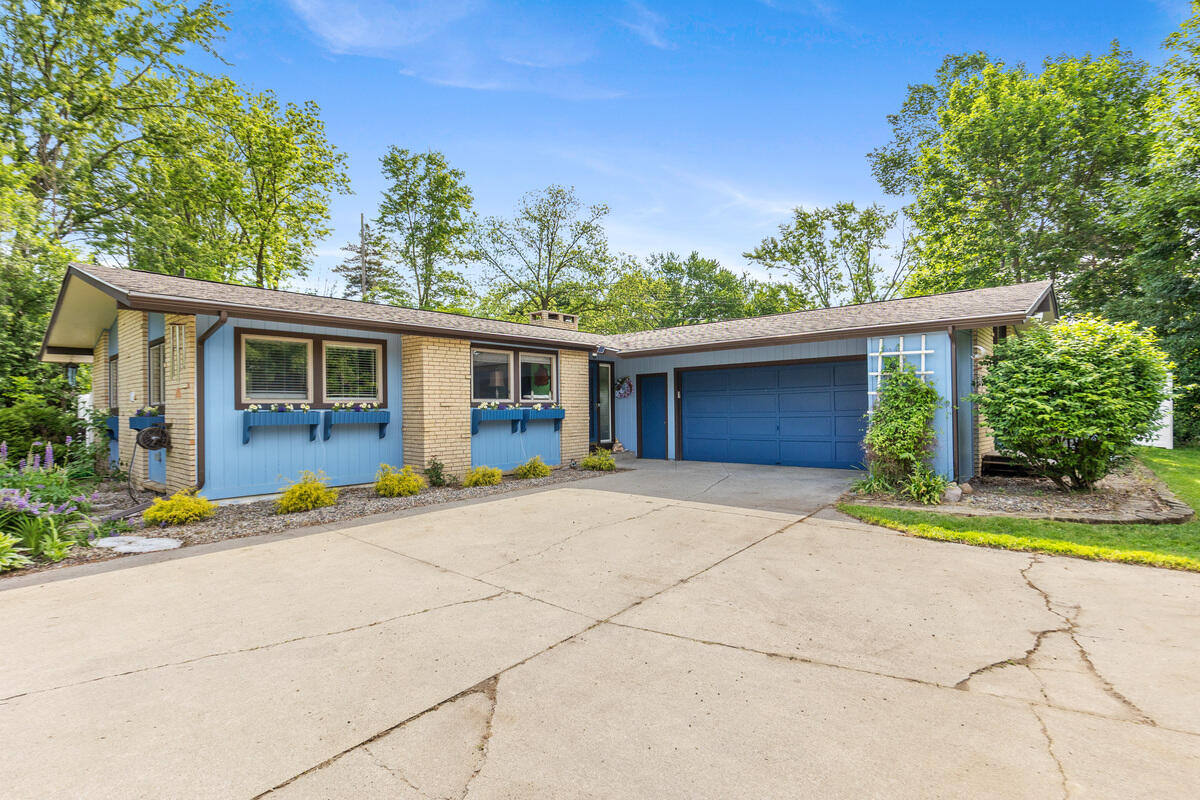 38 E Beltline Avenue SE Grand Rapids MI 49506