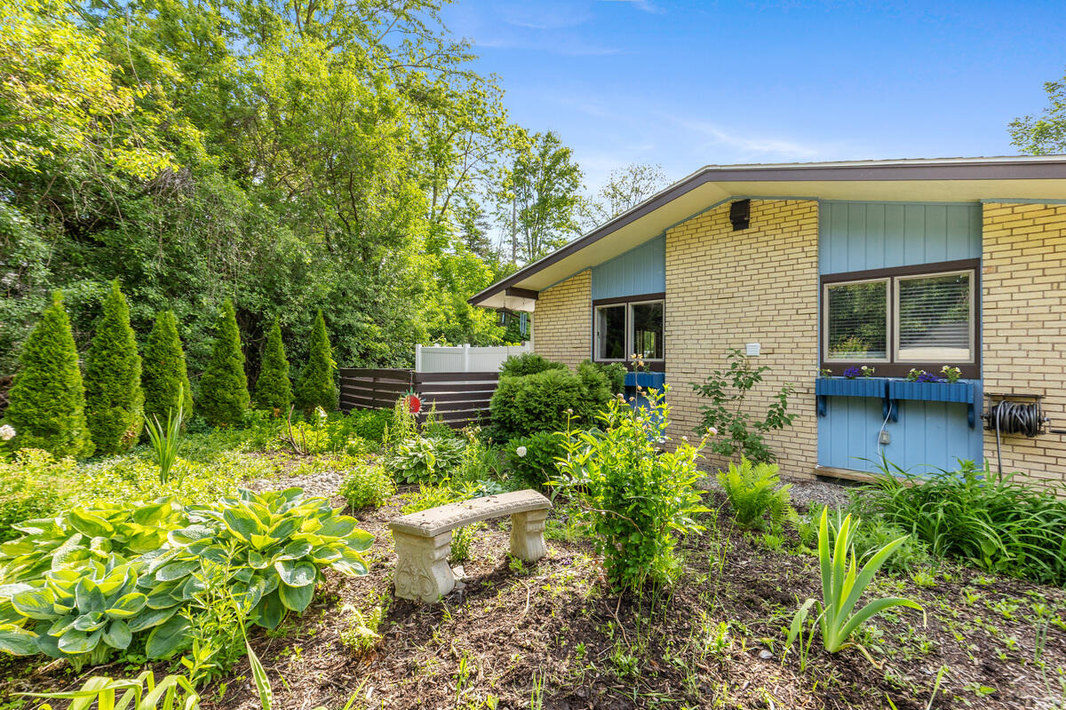38 E Beltline Avenue SE Grand Rapids MI 49506