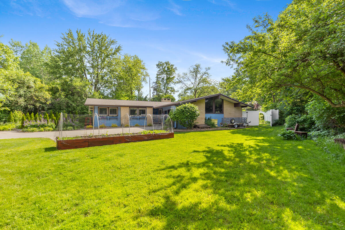 38 E Beltline Avenue SE Grand Rapids MI 49506