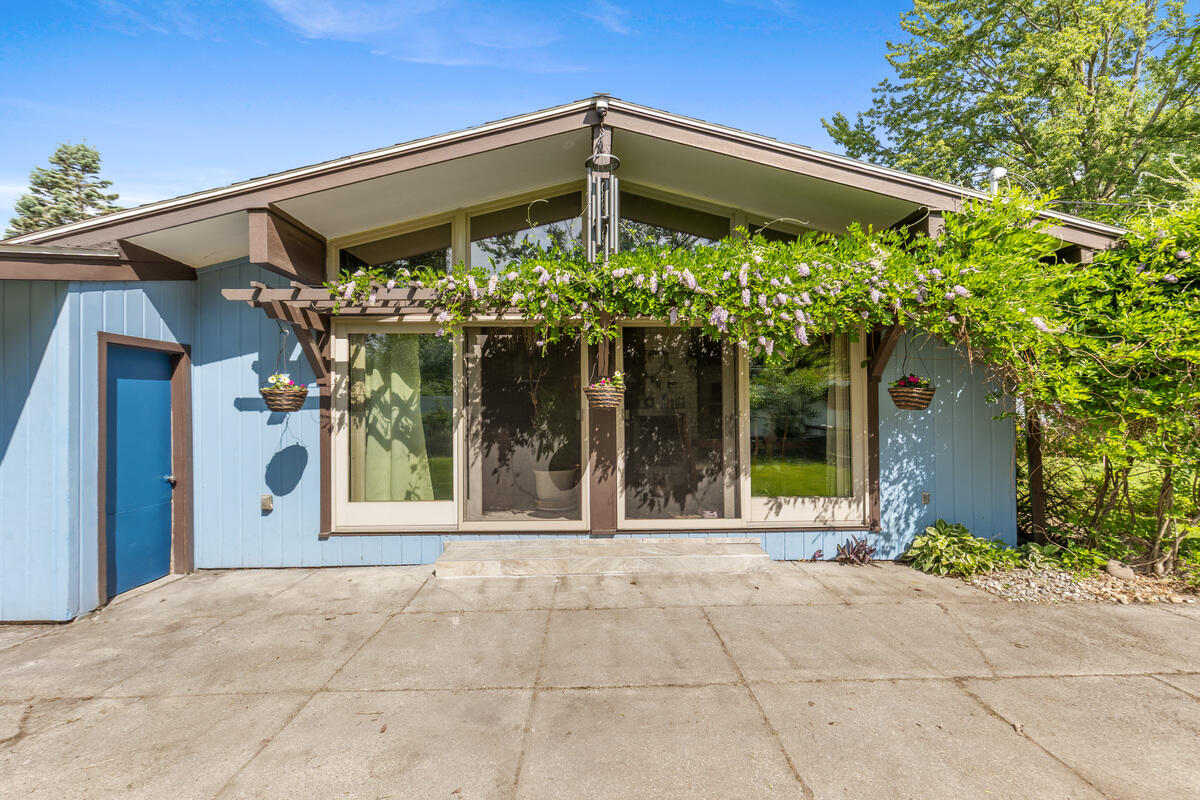 38 E Beltline Avenue SE Grand Rapids MI 49506