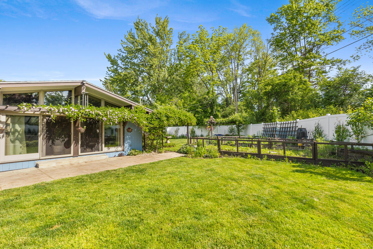 38 E Beltline Avenue SE Grand Rapids MI 49506