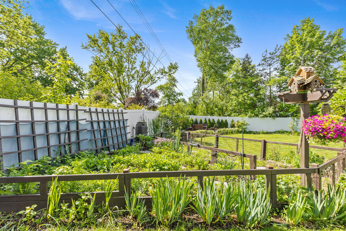 38 E Beltline Avenue SE Grand Rapids MI 49506