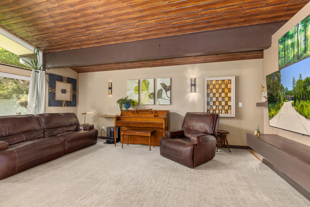 38 E Beltline Avenue SE Grand Rapids MI 49506