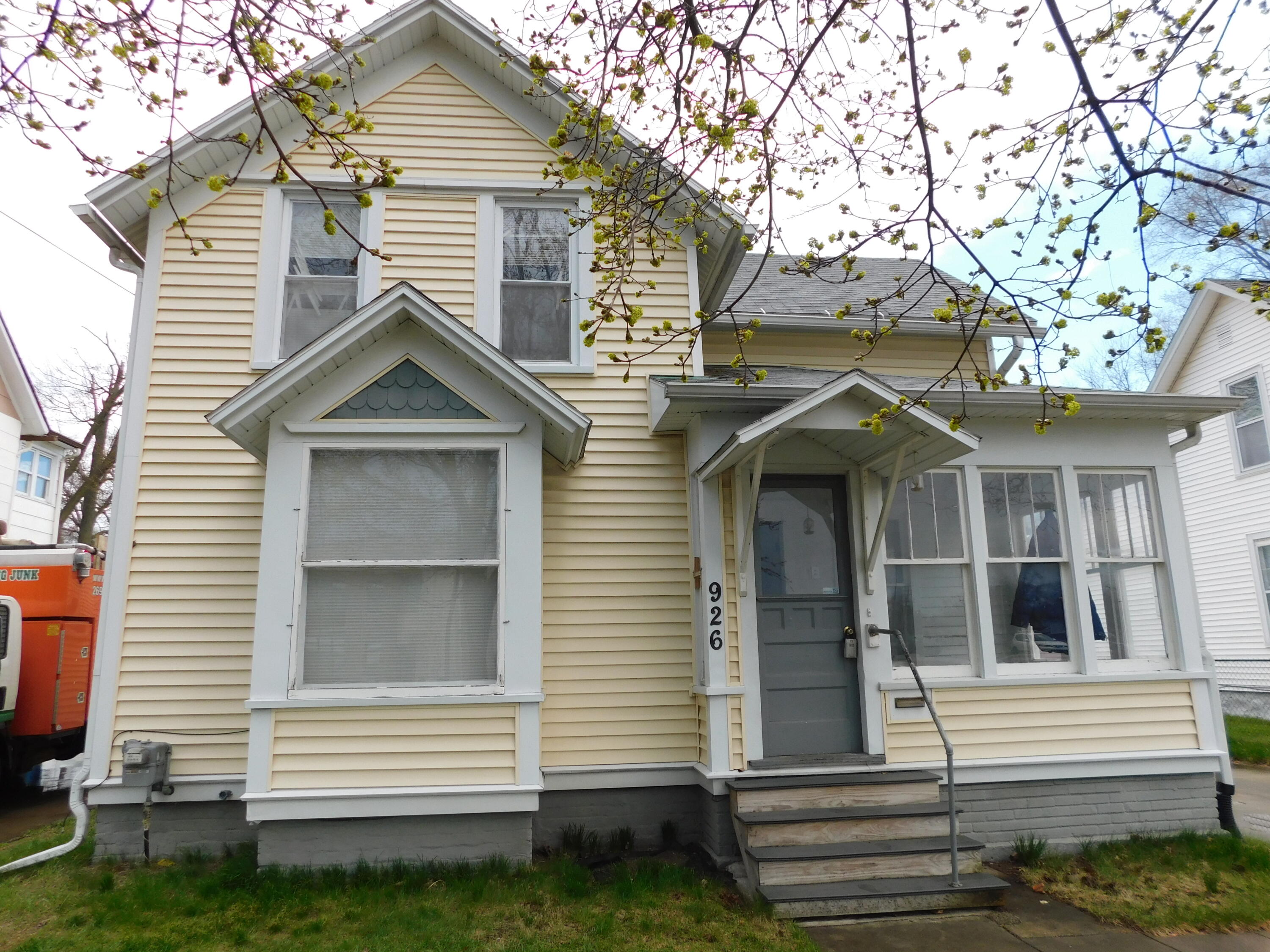 926 Cottage Avenue Kalamazoo MI 49001