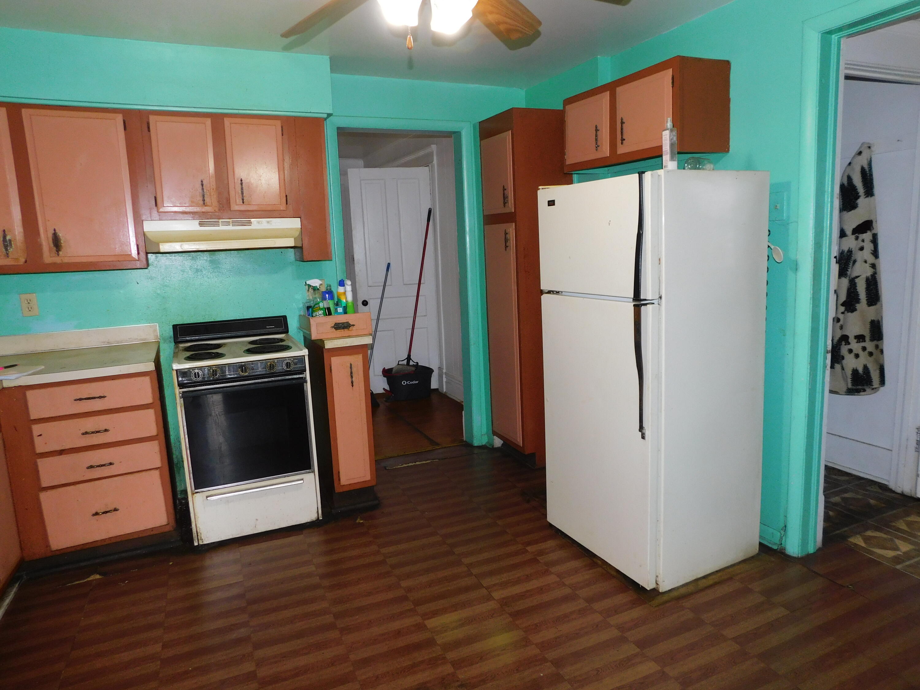 926 Cottage Avenue Kalamazoo MI 49001