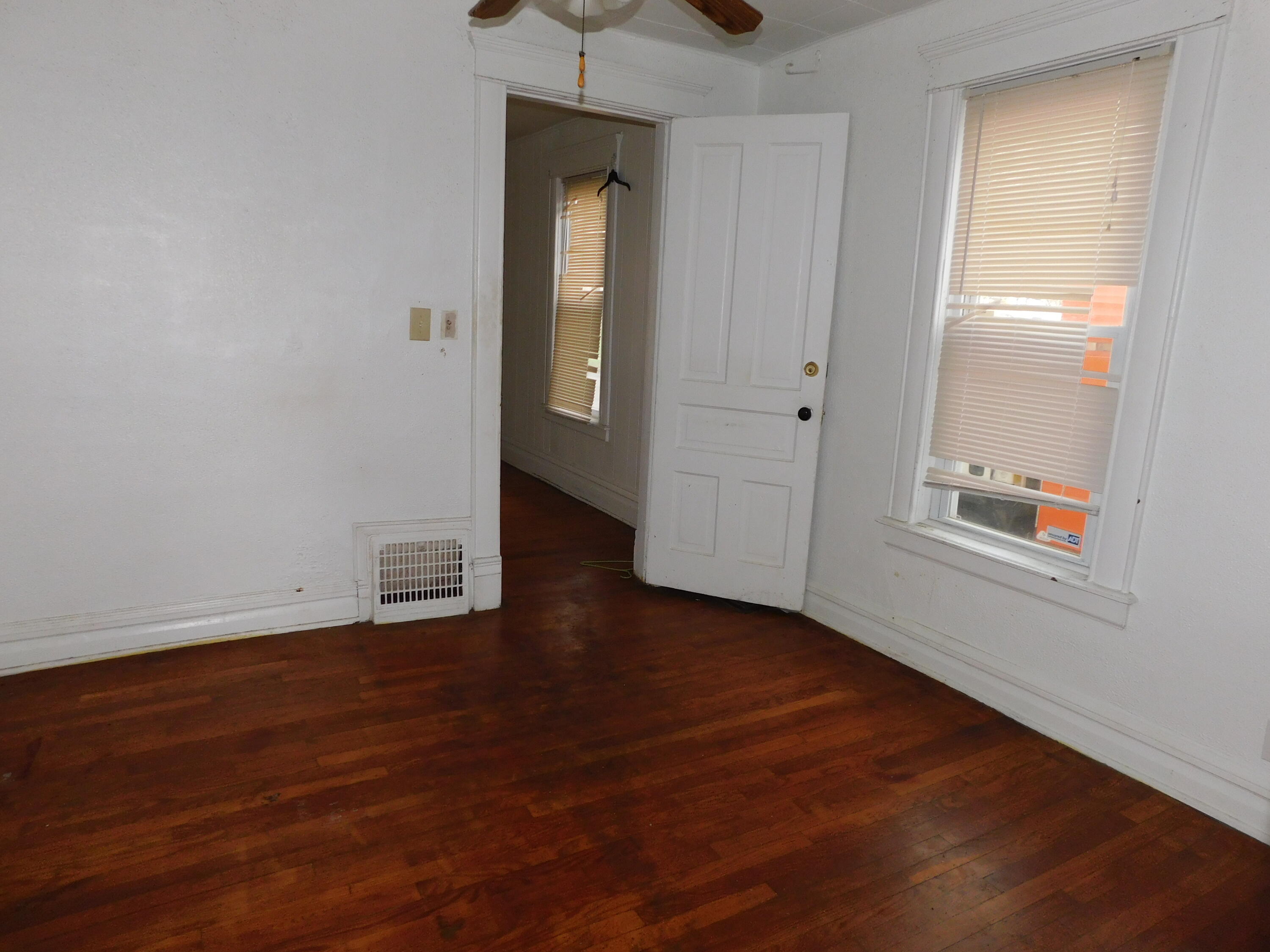 926 Cottage Avenue Kalamazoo MI 49001