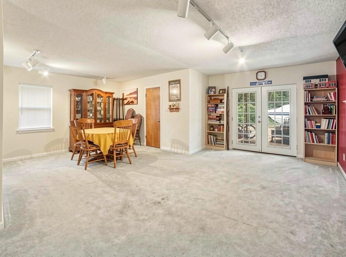 1985 N Jebavy Drive Ludington MI 49431