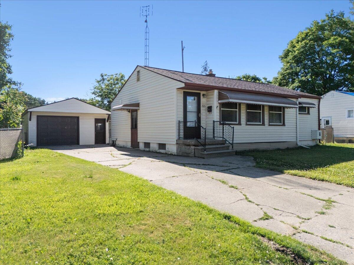 725 Woodbine Drive Fenton MI 48430