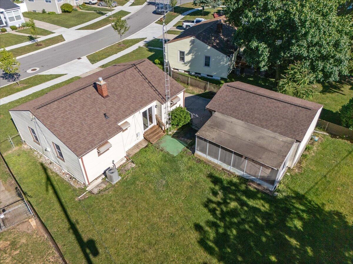 725 Woodbine Drive Fenton MI 48430